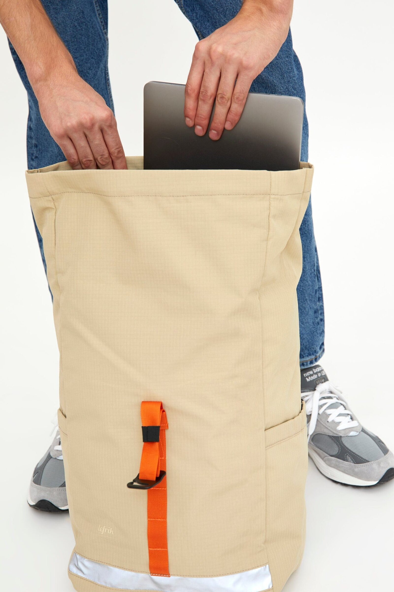 Lars Roll Backpack Stone - Imagen 8