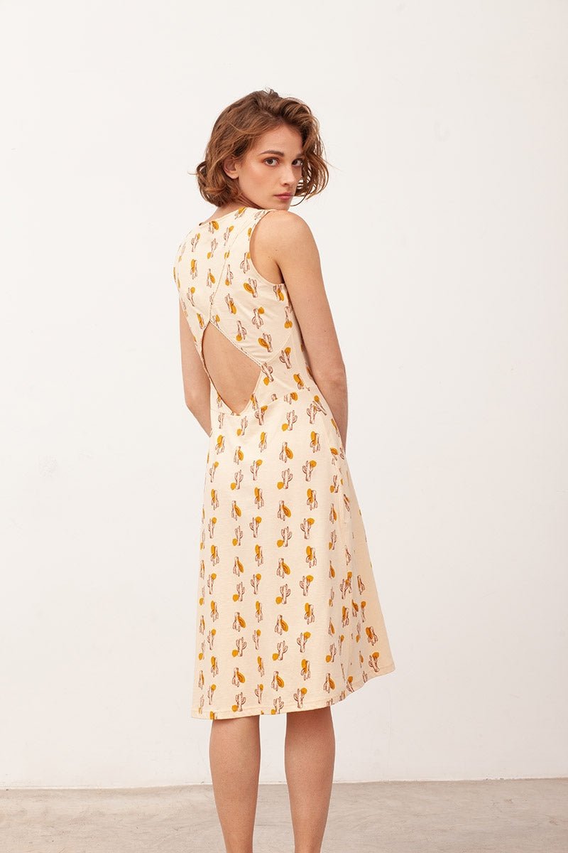 BIANCA's backless dress in beige