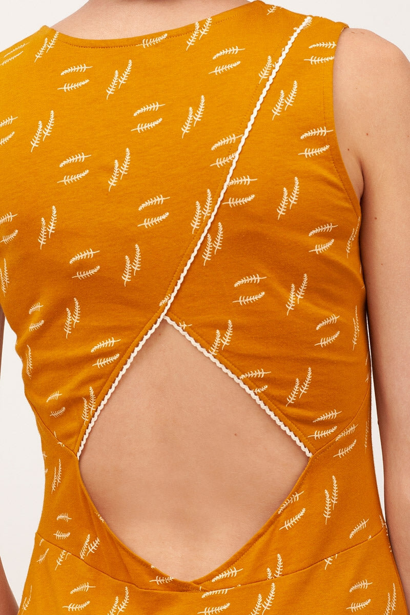 BIANCA's backless dress in mustard - Imagen 3