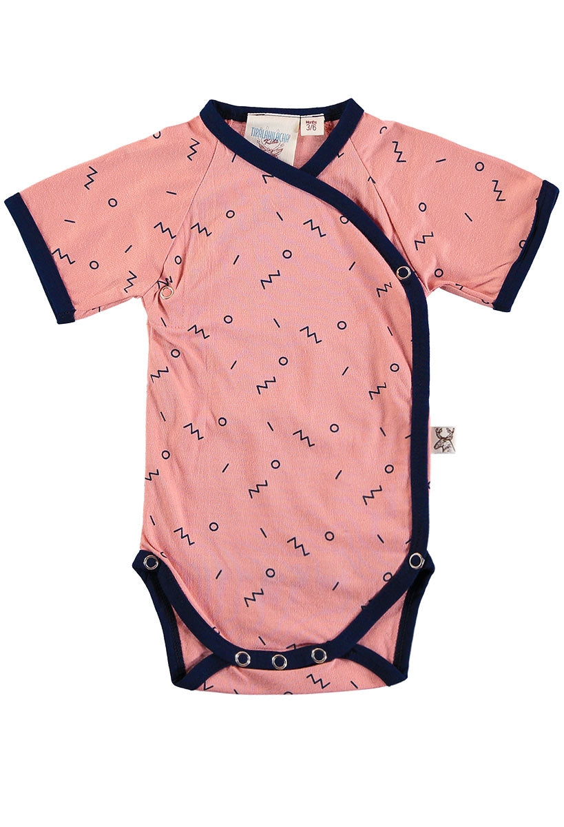 Body kimono rosa con estampado abstracto