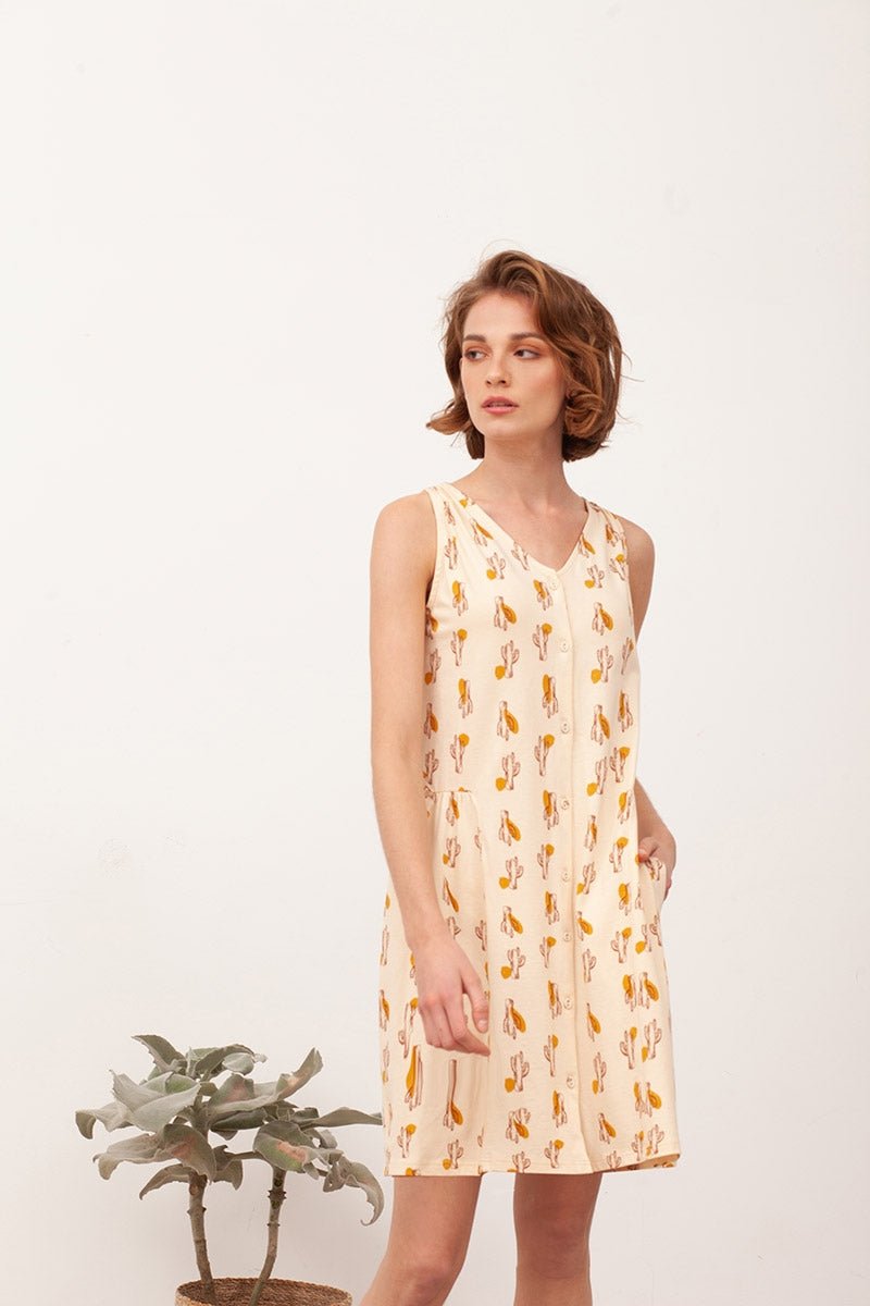 BRISA's V-neck dress in beige