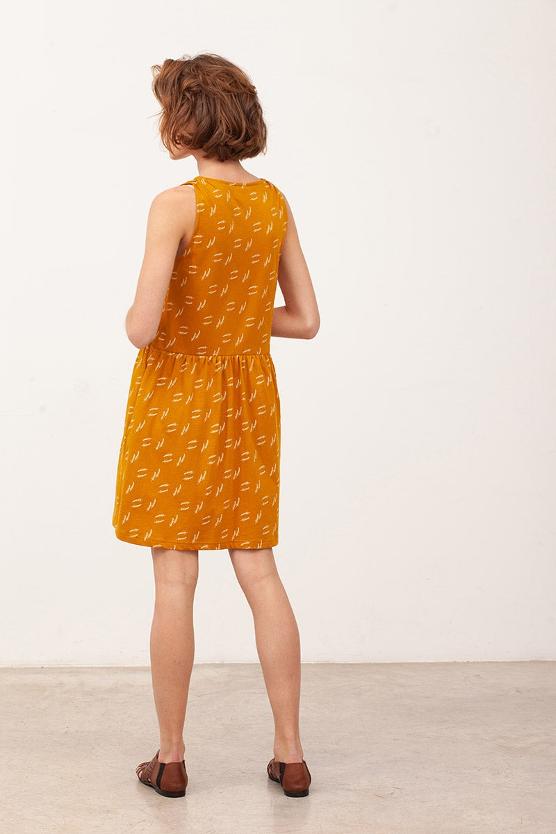 BRISA's V-neck dress in mustard