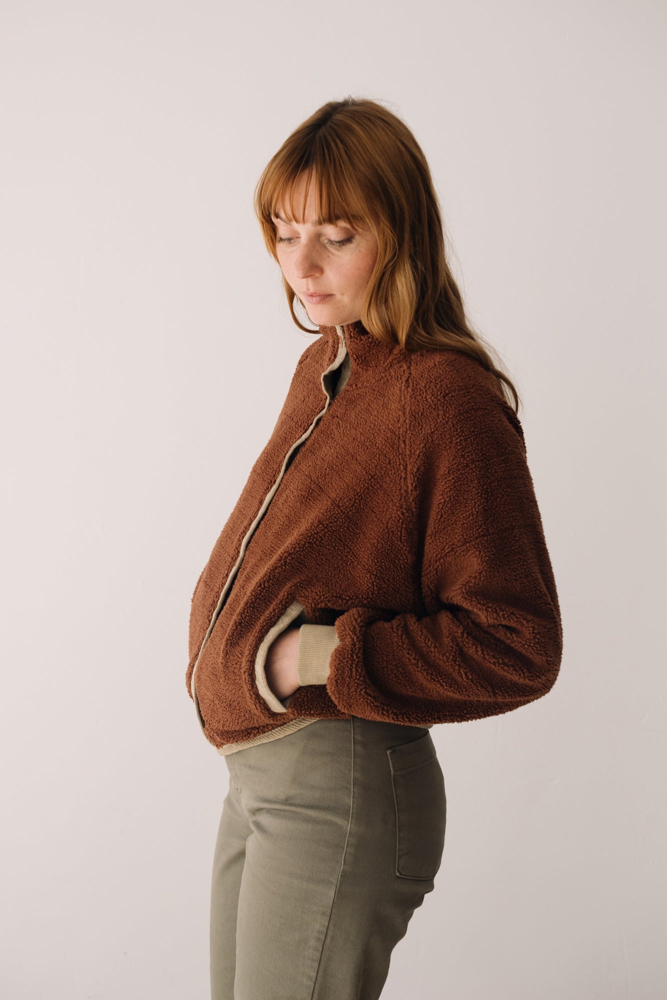 Buttoned Organic Sherpa Jacket In Brown - Imagen 3