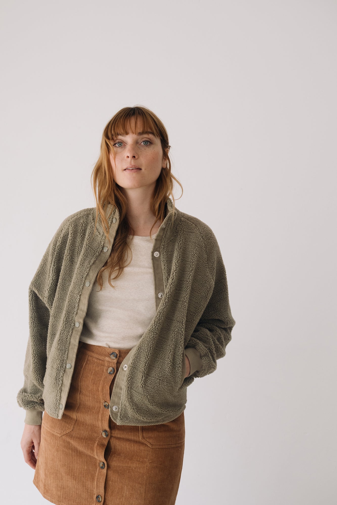 Buttoned Organic Sherpa Jacket In Green - Imagen 7