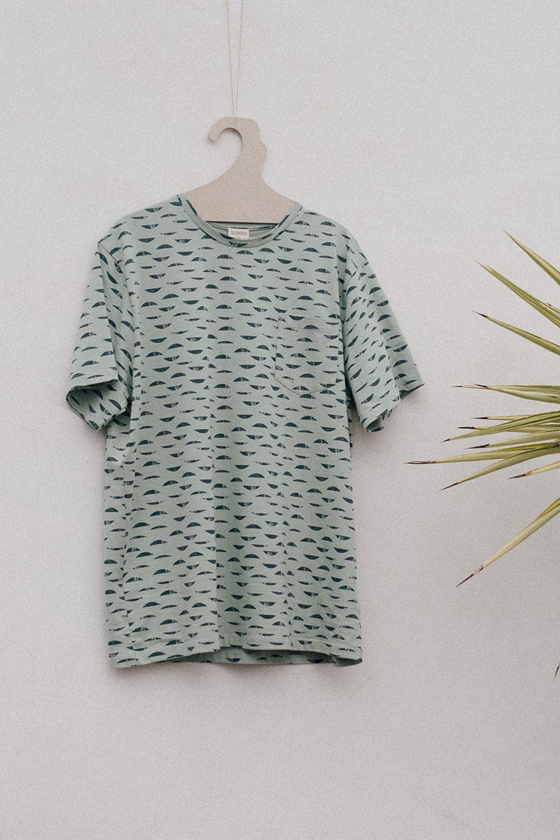 Eduard T-shirt with green reflections