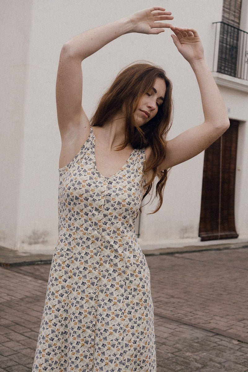 Eva dress with corals in beige - Imagen 4