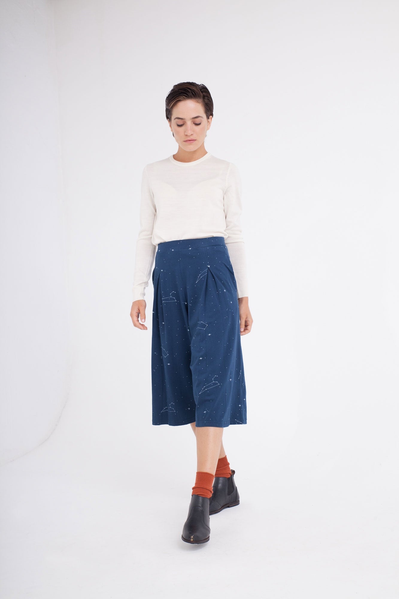 Falda Pantalón Celia estampado constelaciones.