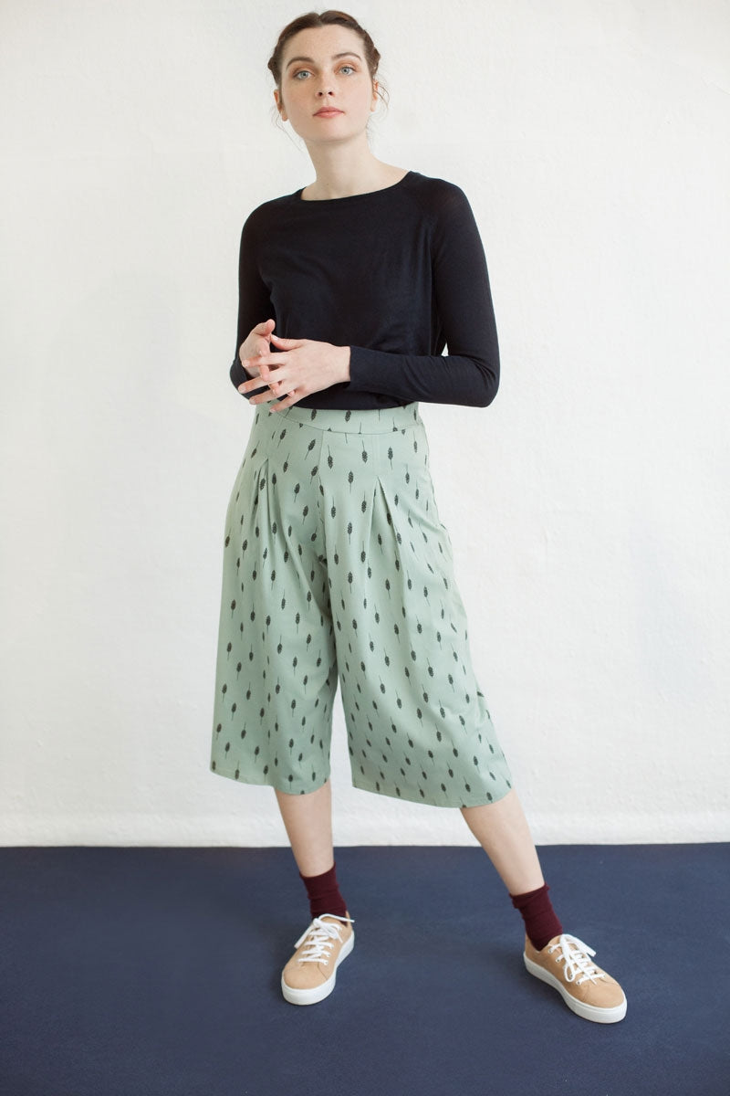 Falda pantalón Nadia estampado hojas.