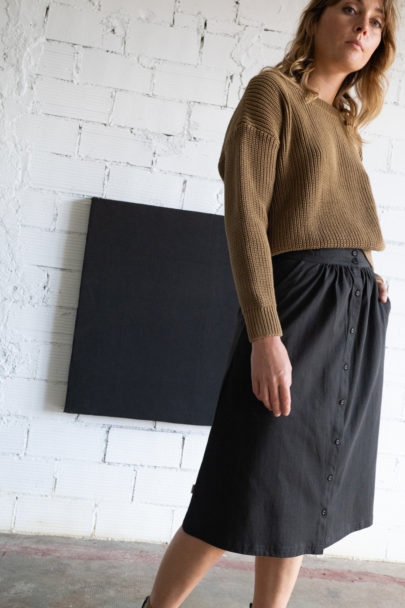 Galia midi skirt with pockets eclipse black - Imagen 2