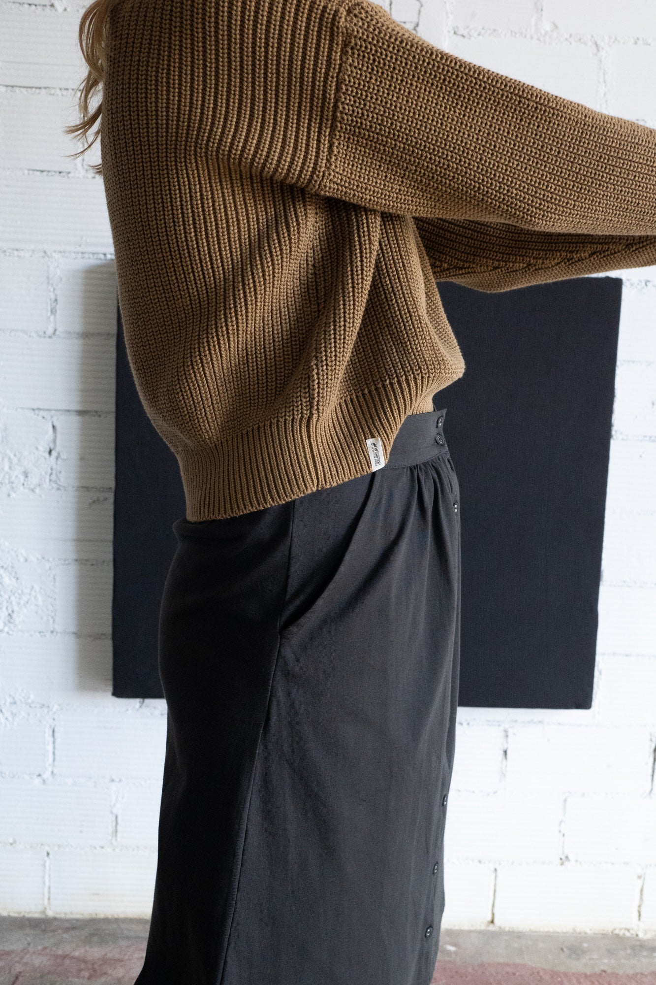 Galia midi skirt with pockets eclipse black - Imagen 3