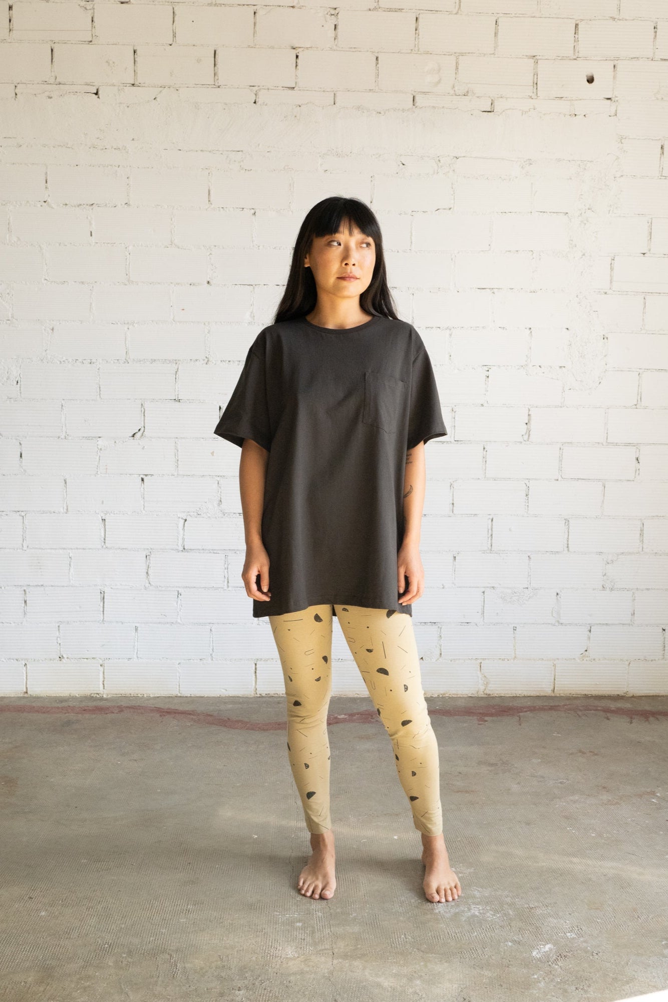 Giulia unisex T-shirt with pocket eclipse black