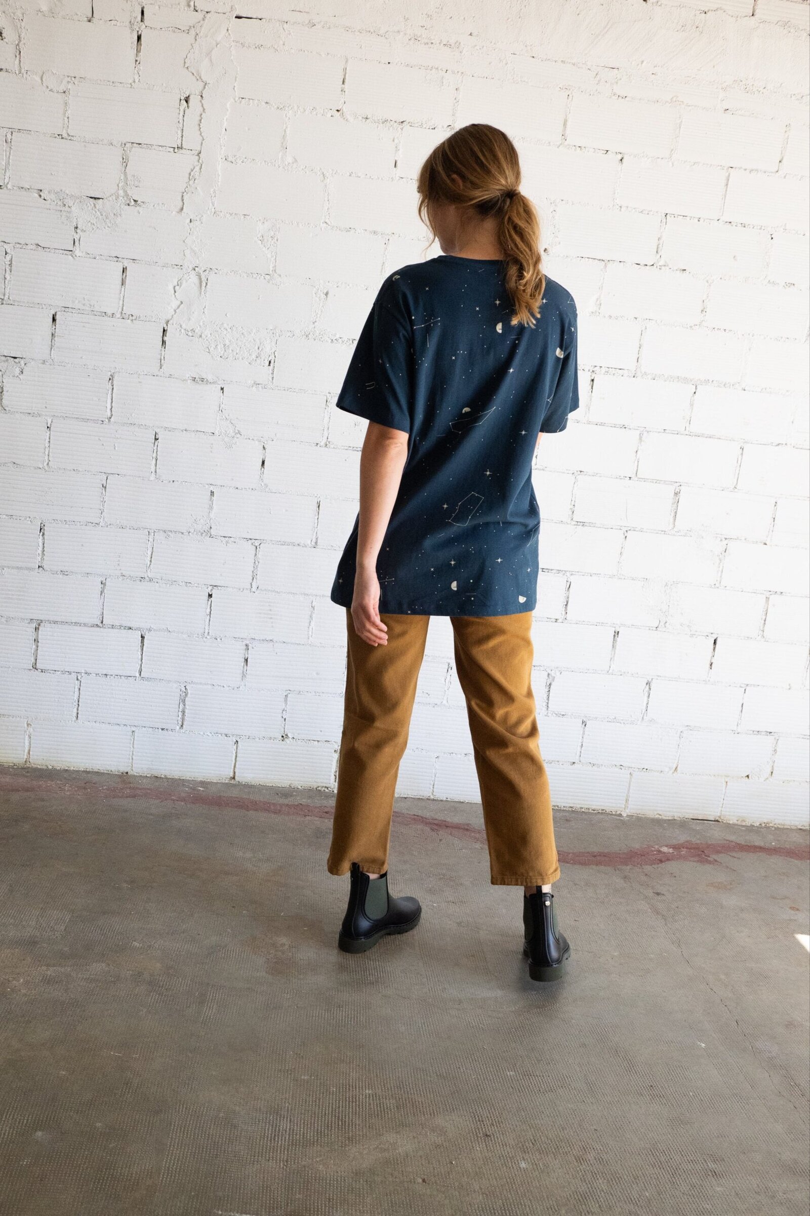 Giulia unisex T-shirt with pockets blue constellations