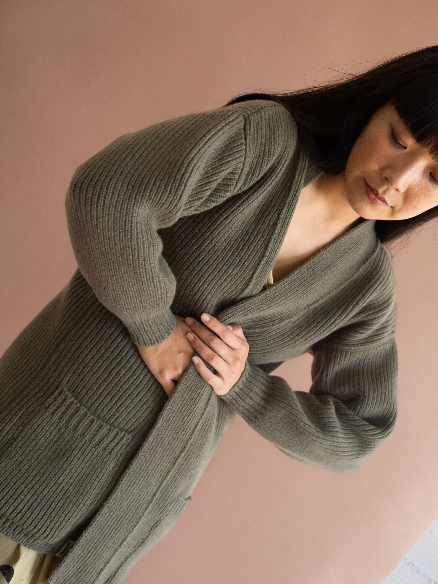 Gonda long cardigan green merino wool - Imagen 7