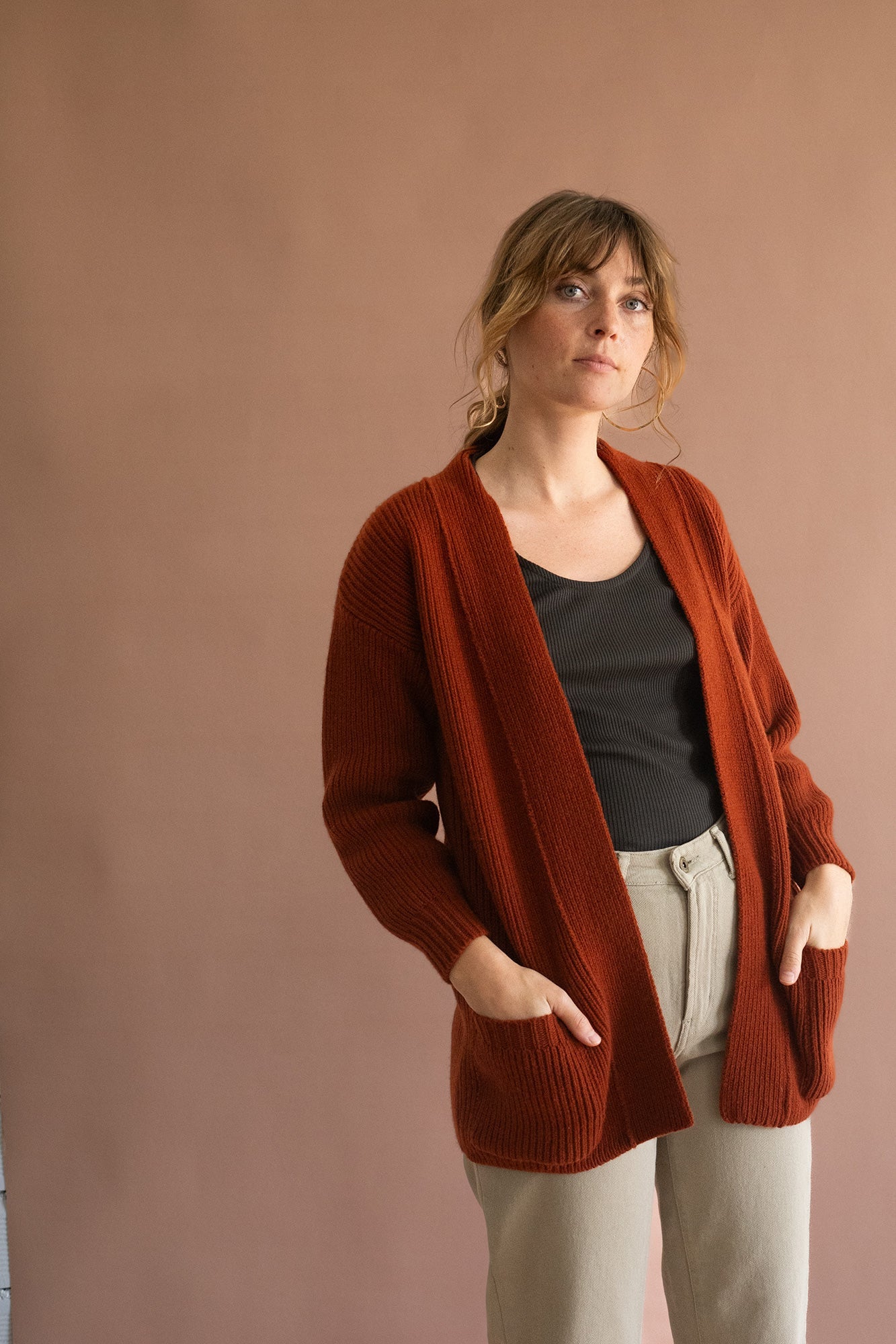 Gonda long cardigan Mars red merino wool - Imagen 3