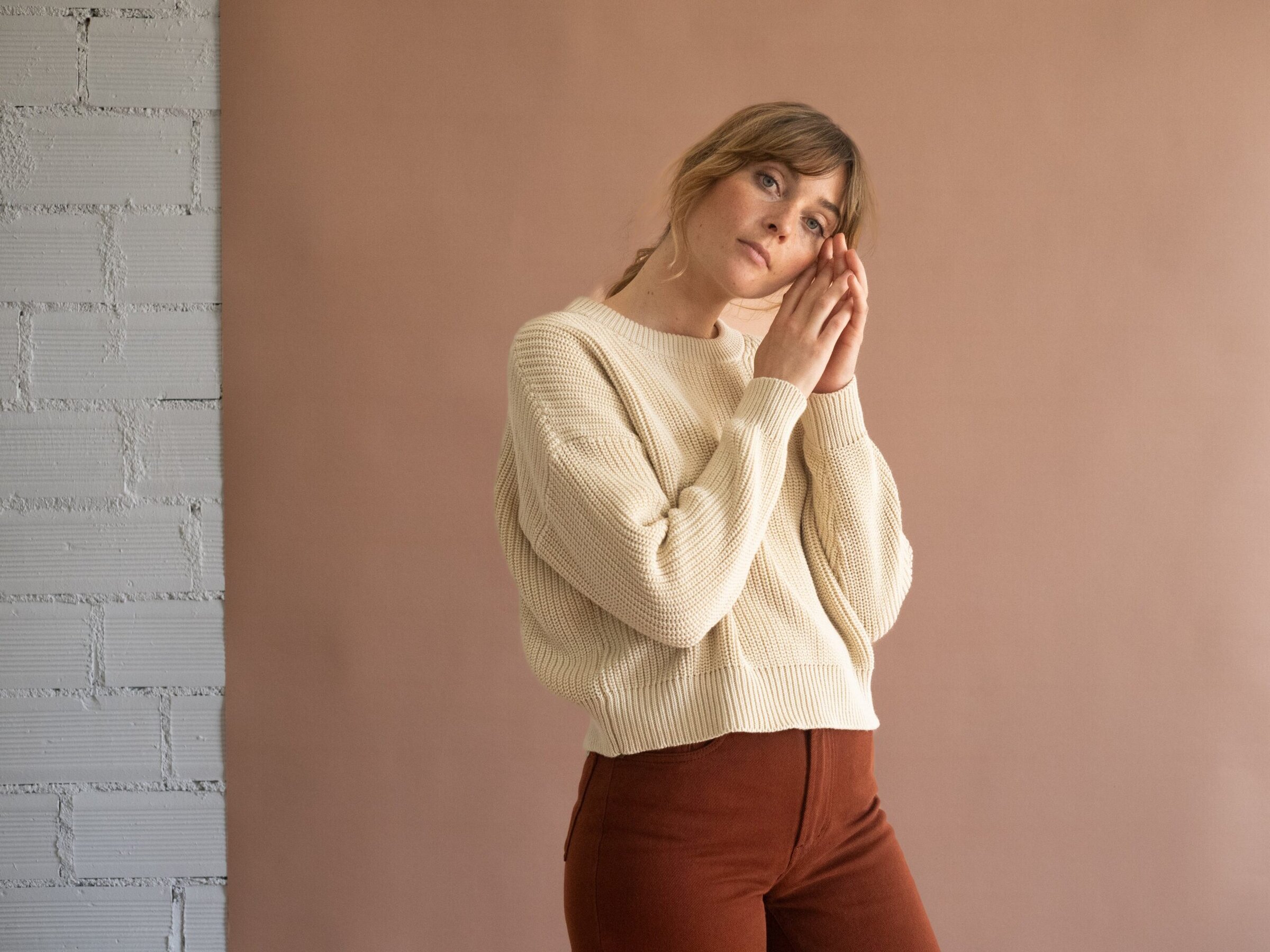 Gyra sweater beige organic cotton - Imagen 6