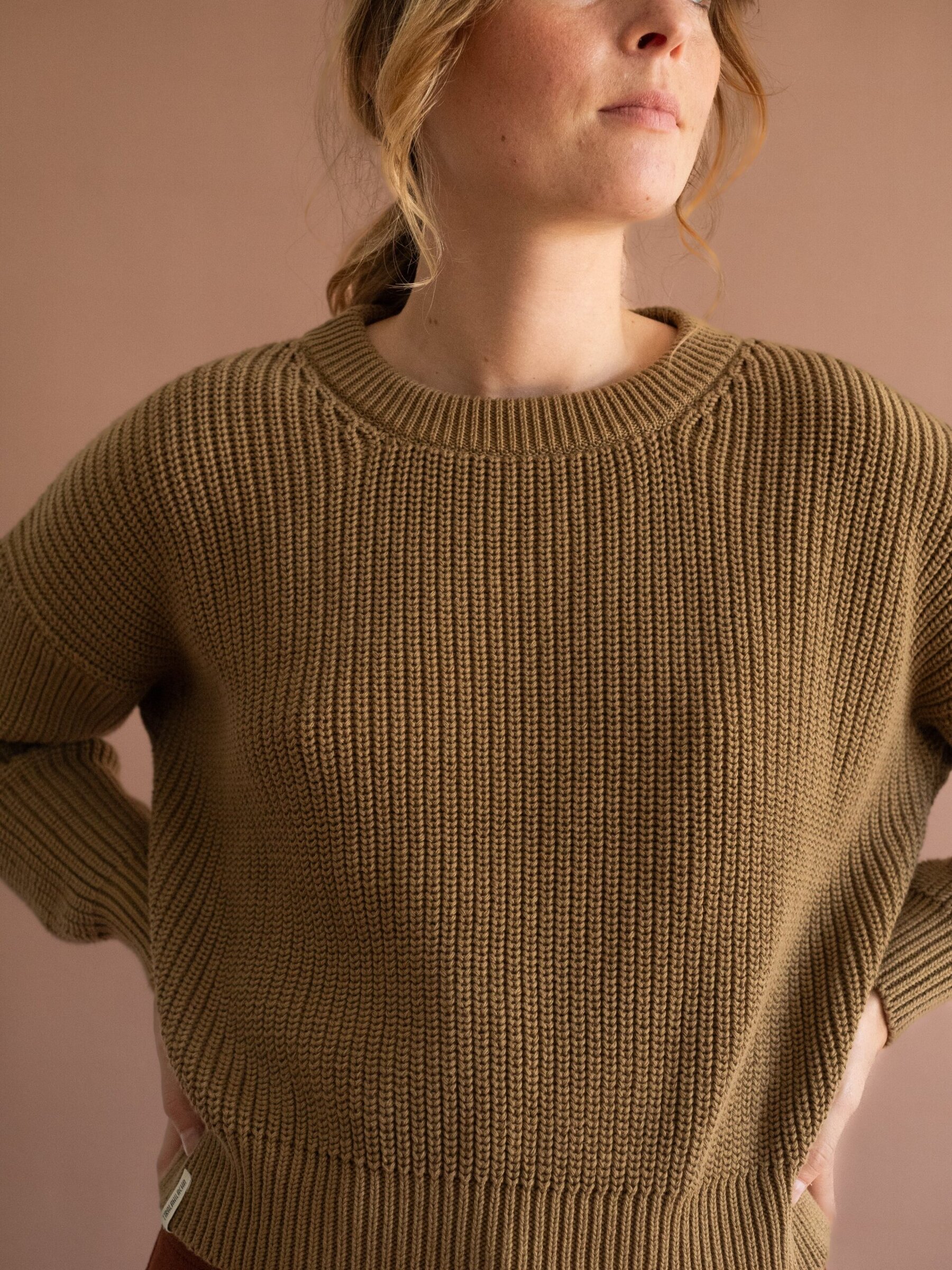 Gyra sweater green Earth brown organic cotton - Imagen 2