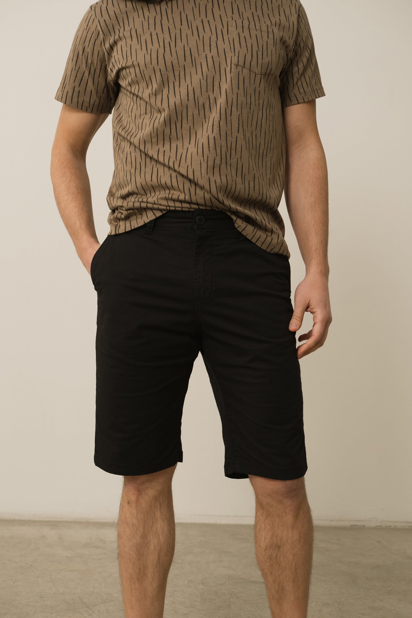 Hans Bermuda Shorts Linen Blend In Black