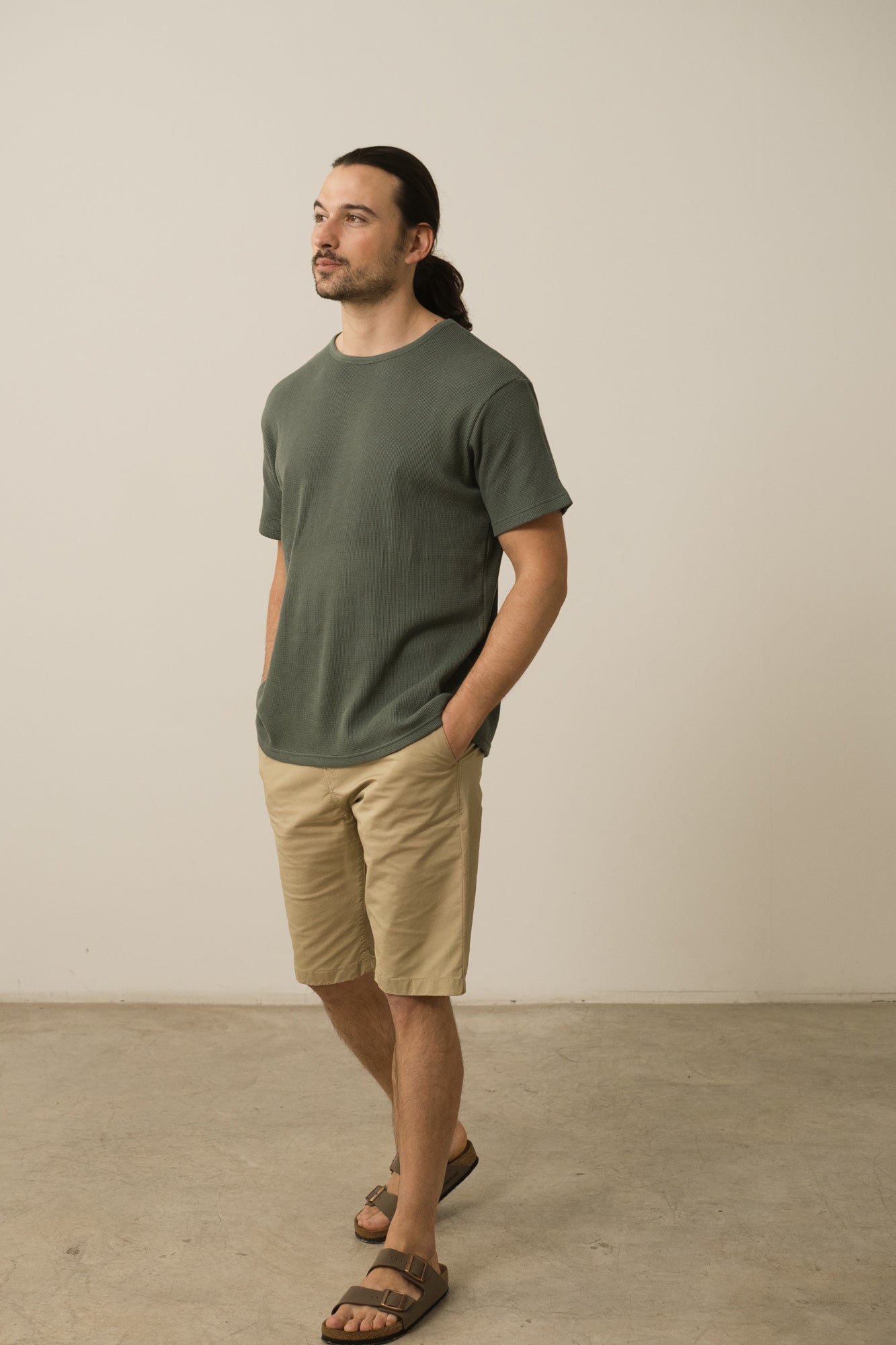 Hans Linen Blend Bermuda Shorts In Khaki