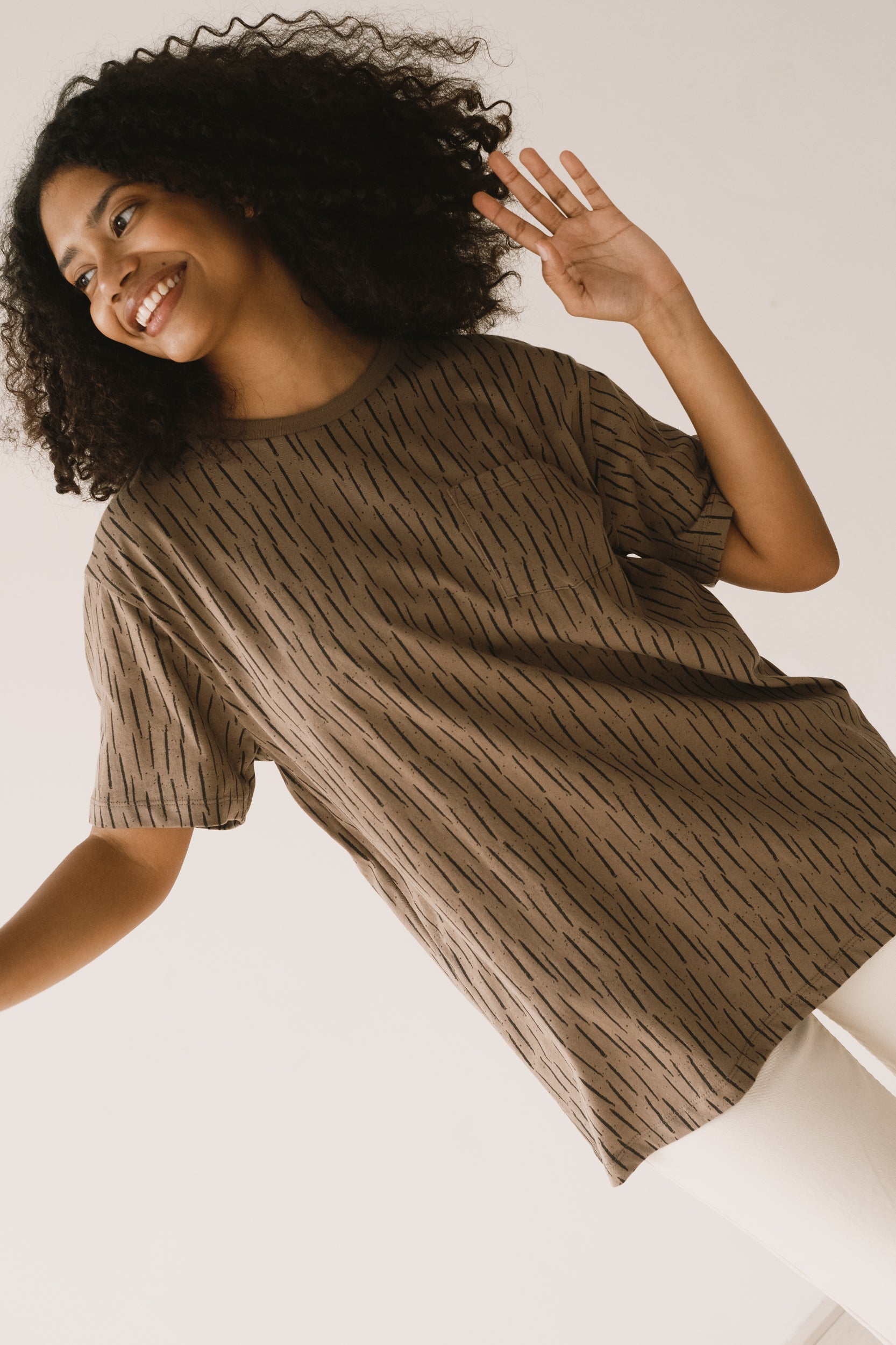 Harriet Unisex T-Shirt in brown bark