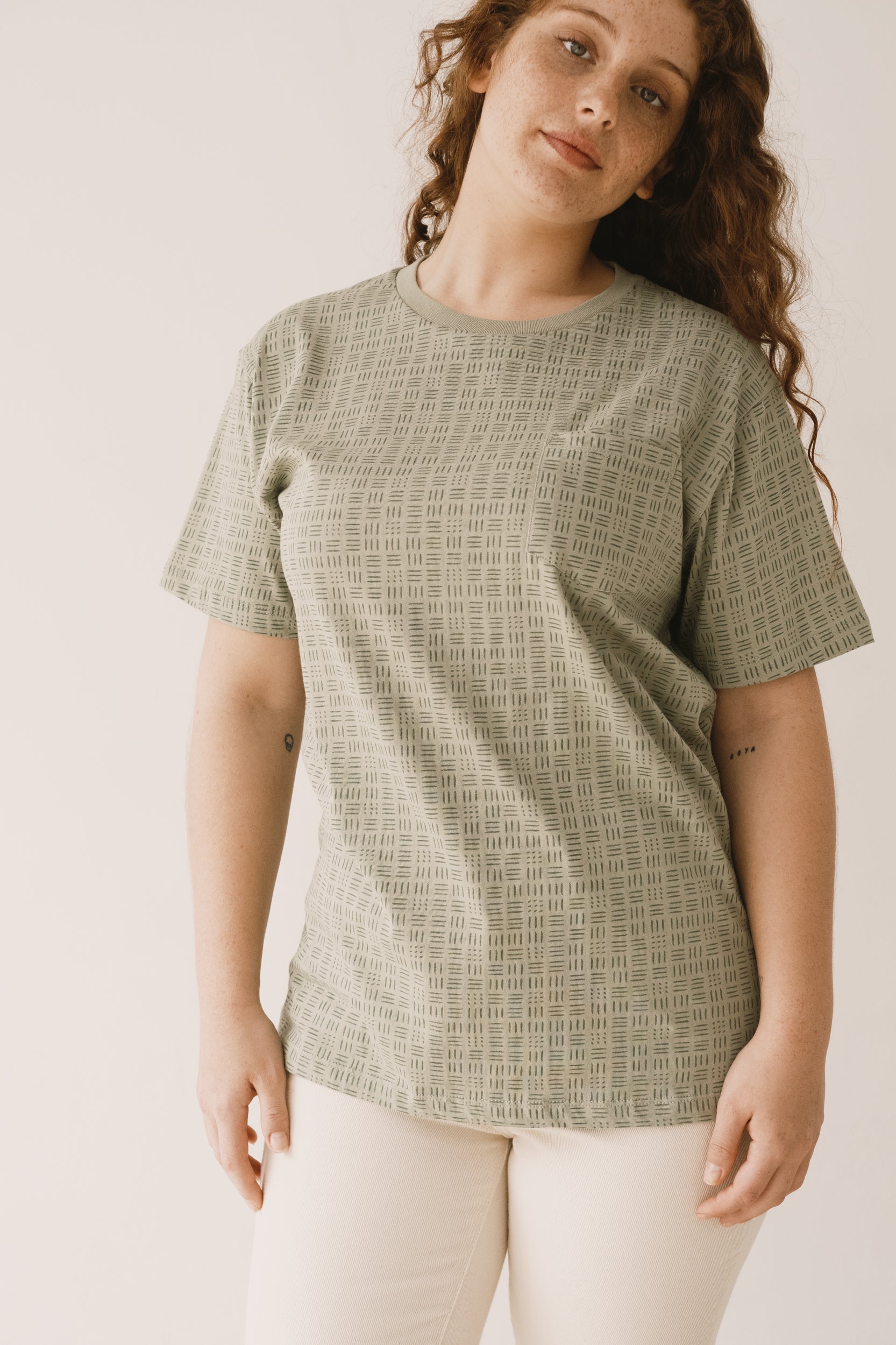 Harriet Unisex T-Shirt in wicker green