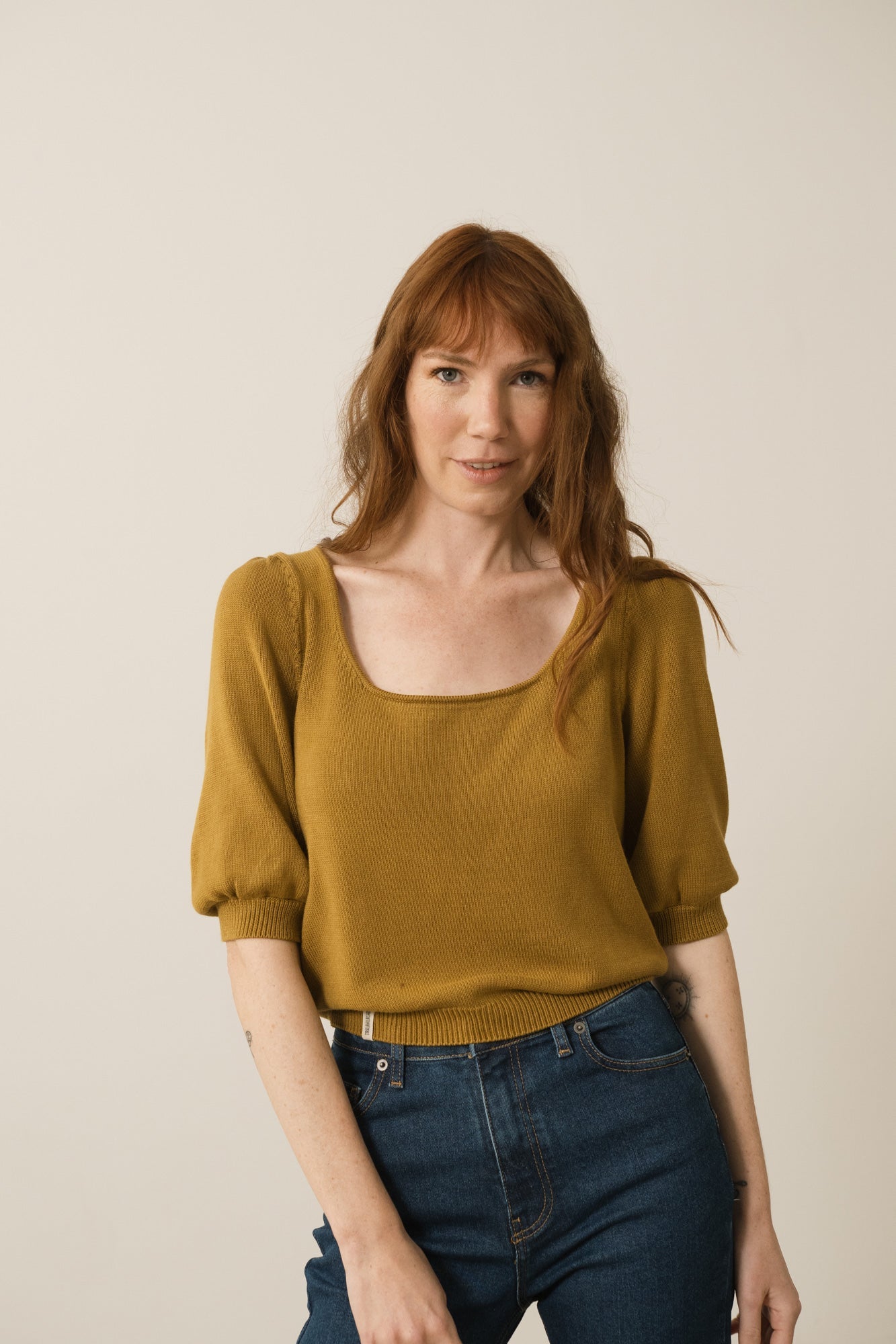 Haya Knitted TENCEL™ Top In Mustard - Imagen 3
