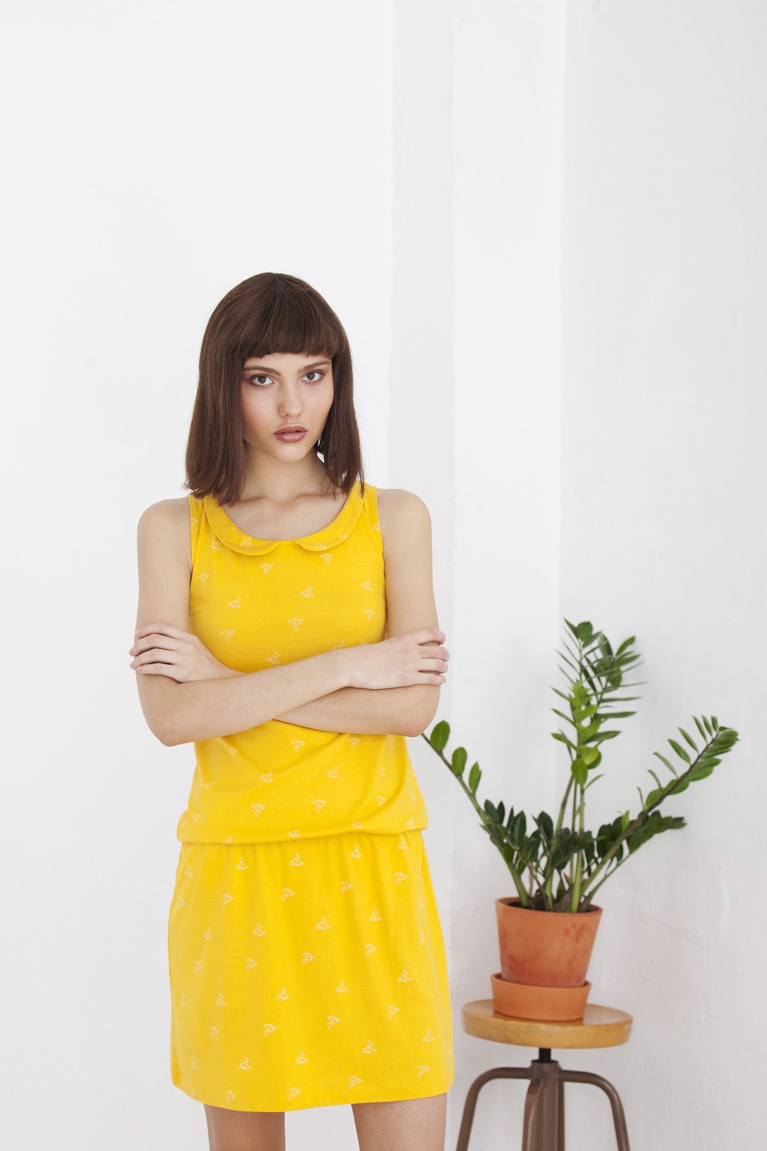Hellen back crossed yellow dress