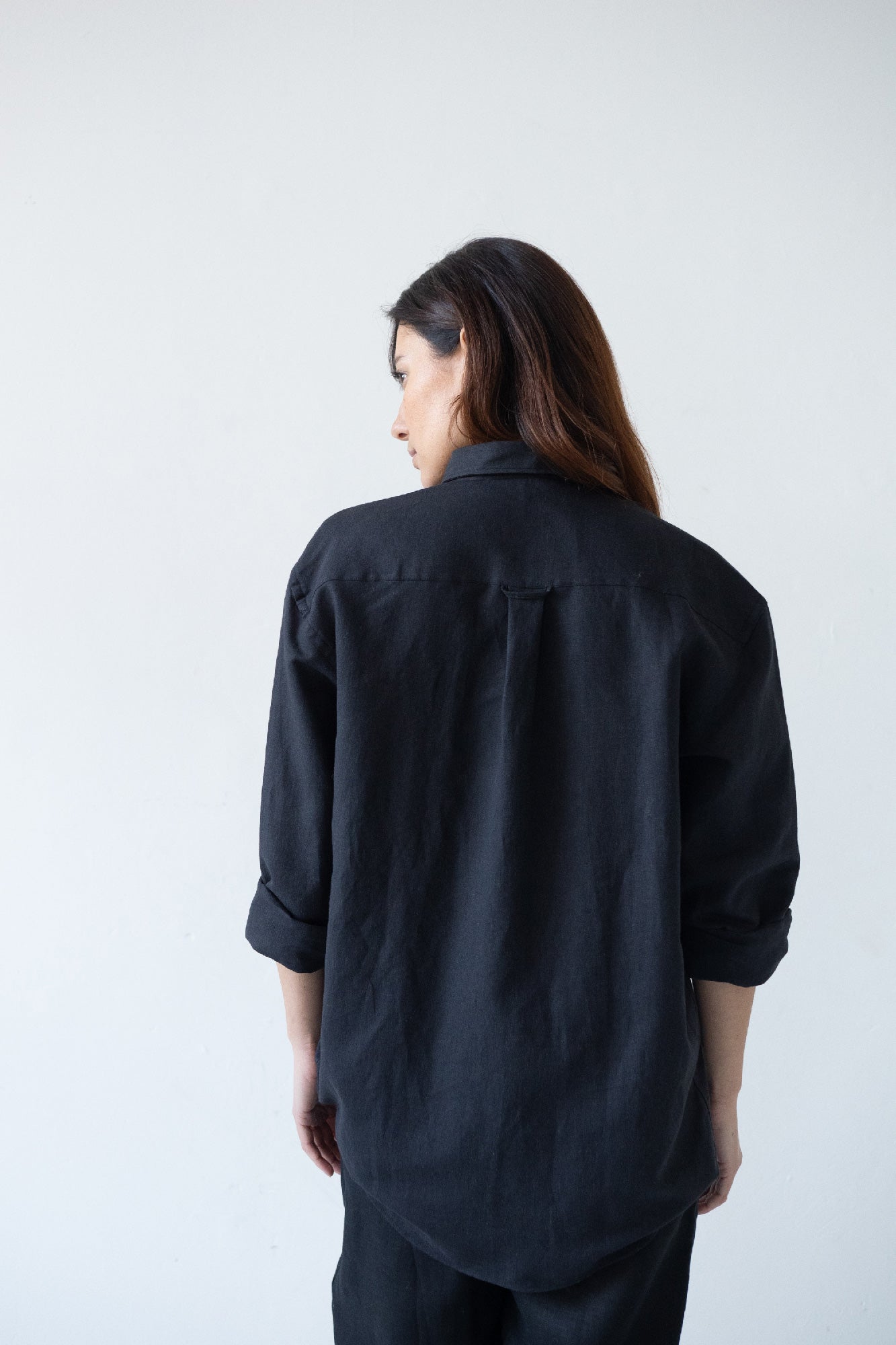 Hugo linen blend unisex shirt in black