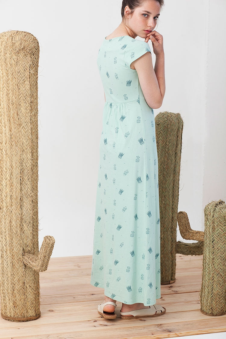 Irene Maxi dress in light green.
