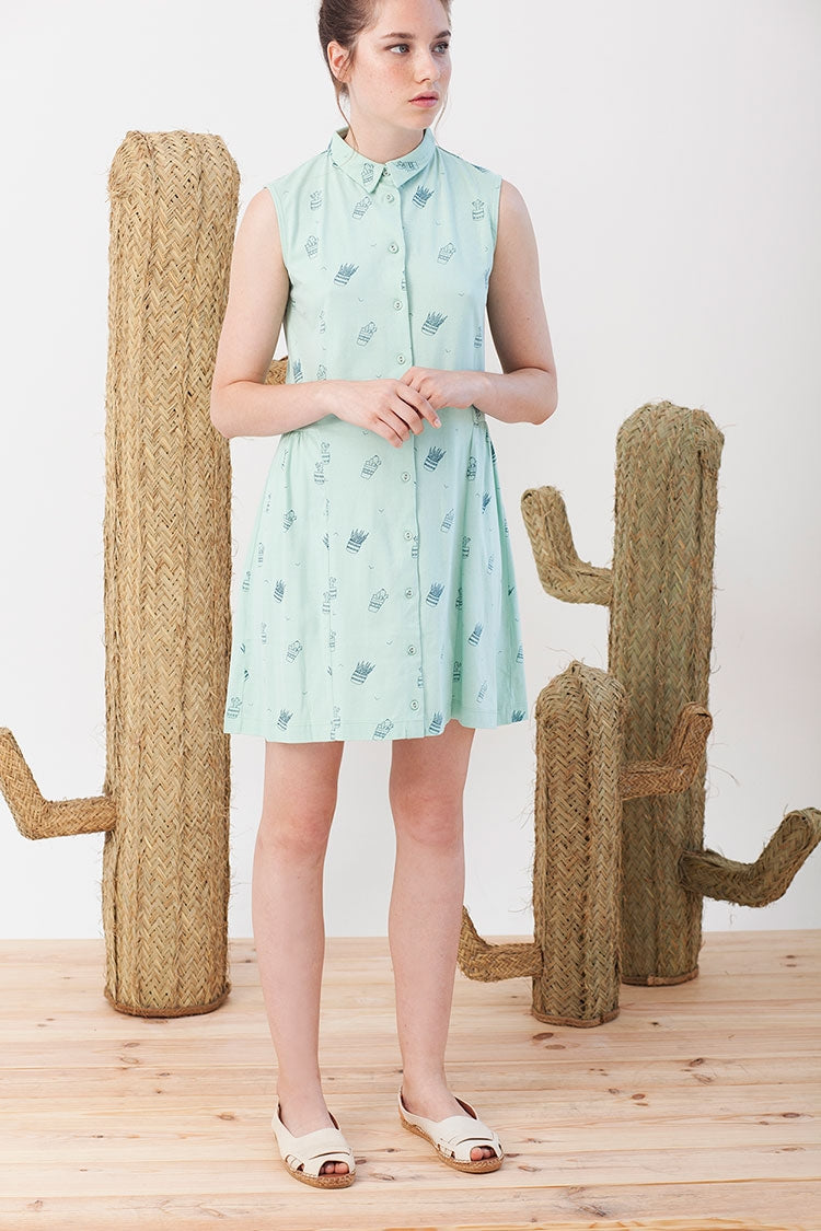 Iris shirt dress in light green.