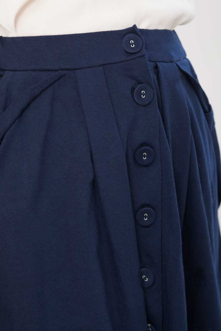 Isa skirt in plain navy blue