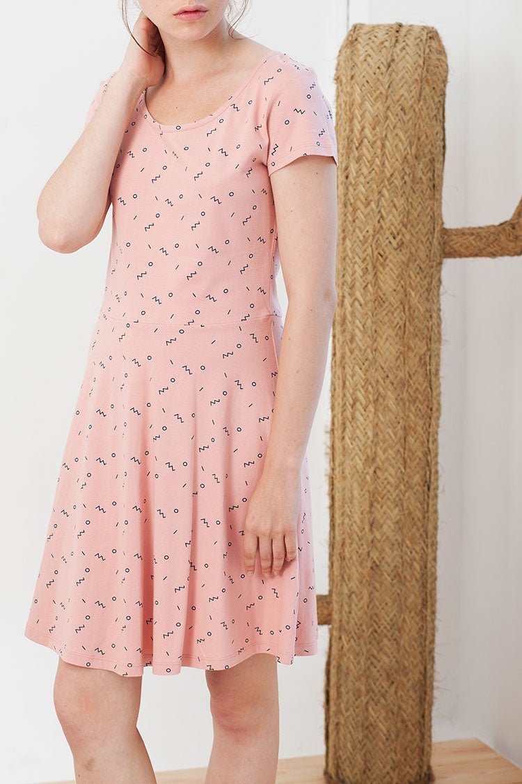 Isabel dress in pink.