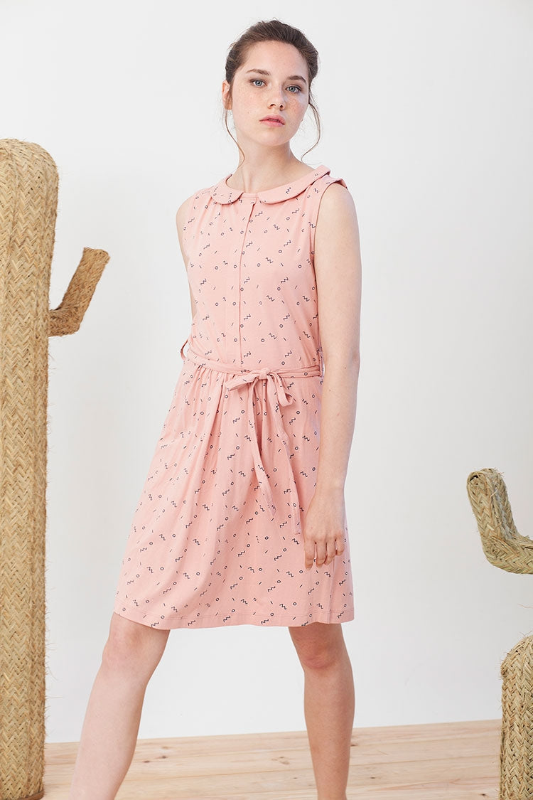 Ivonne dress in pink.