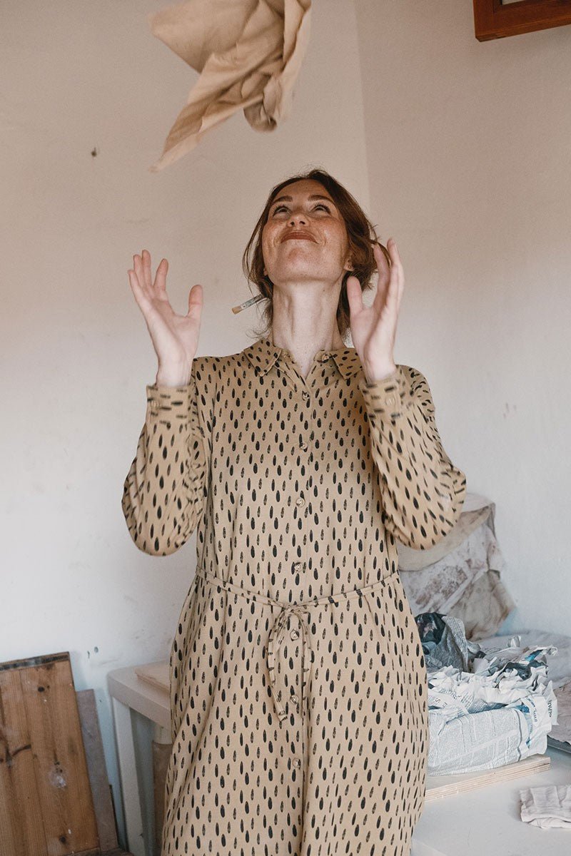 Janire Strokes Shirt Dress Stones Beige - Imagen 3