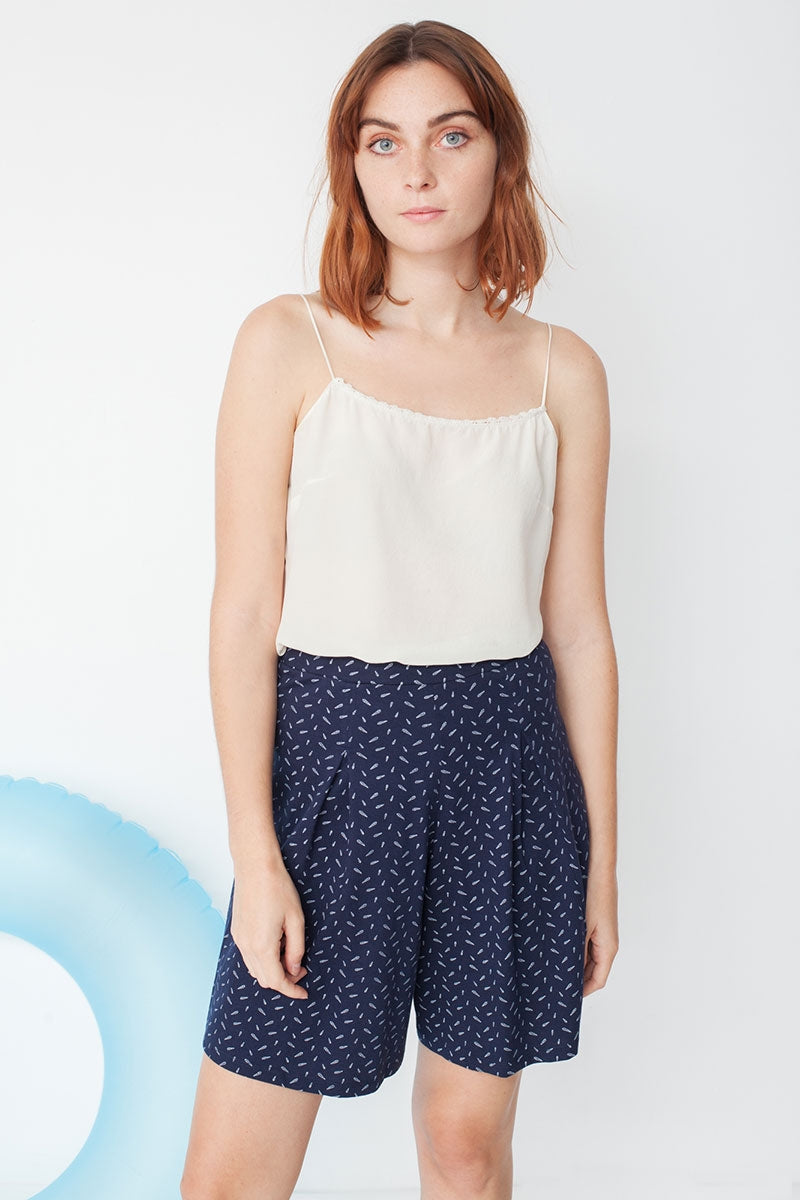 Mandy short pants in navy blue