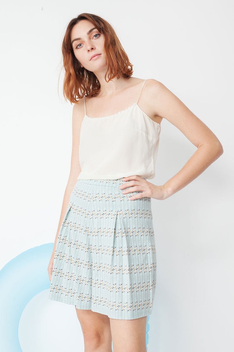 Mandy short pants with arrow print