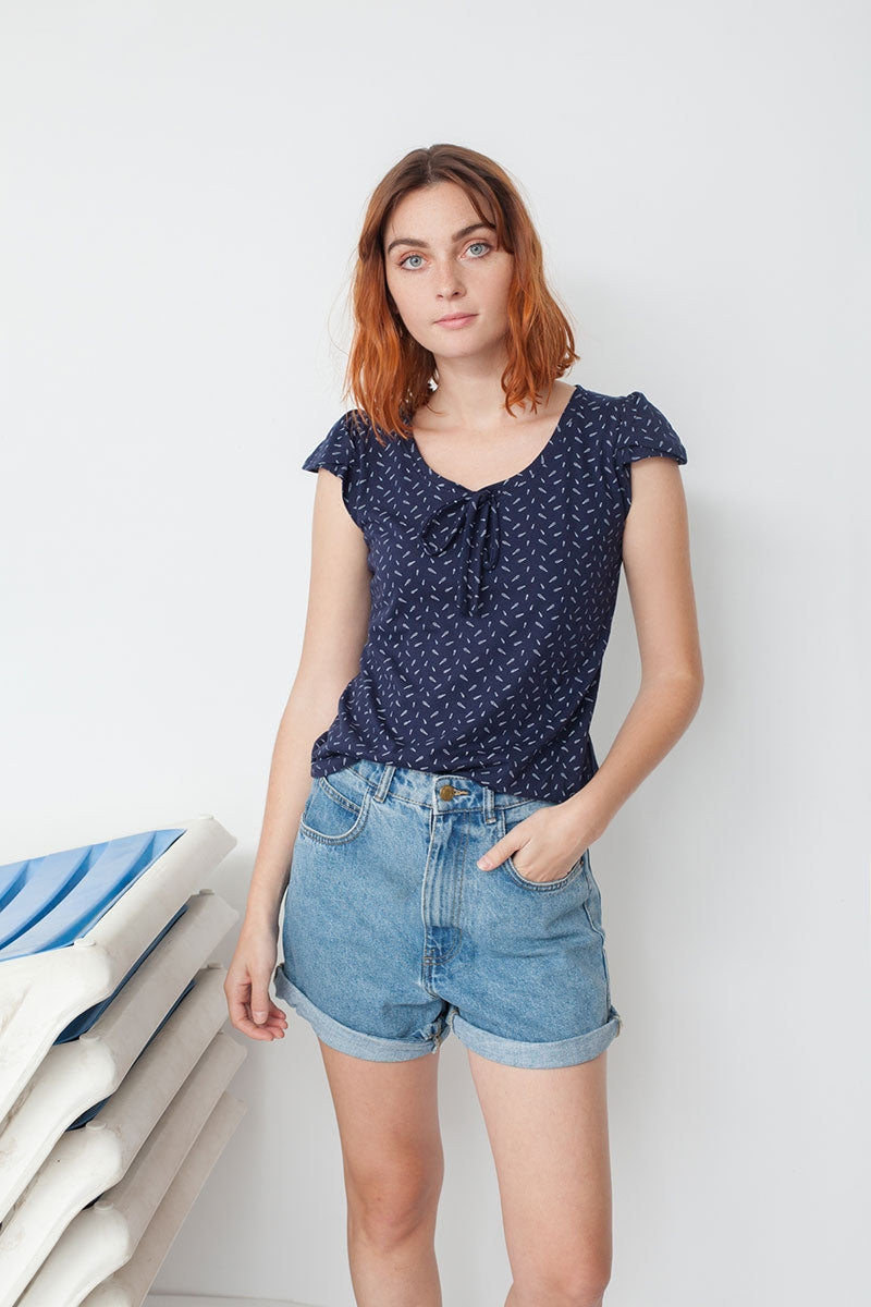Maria short sleeve t-hirt in navy blue
