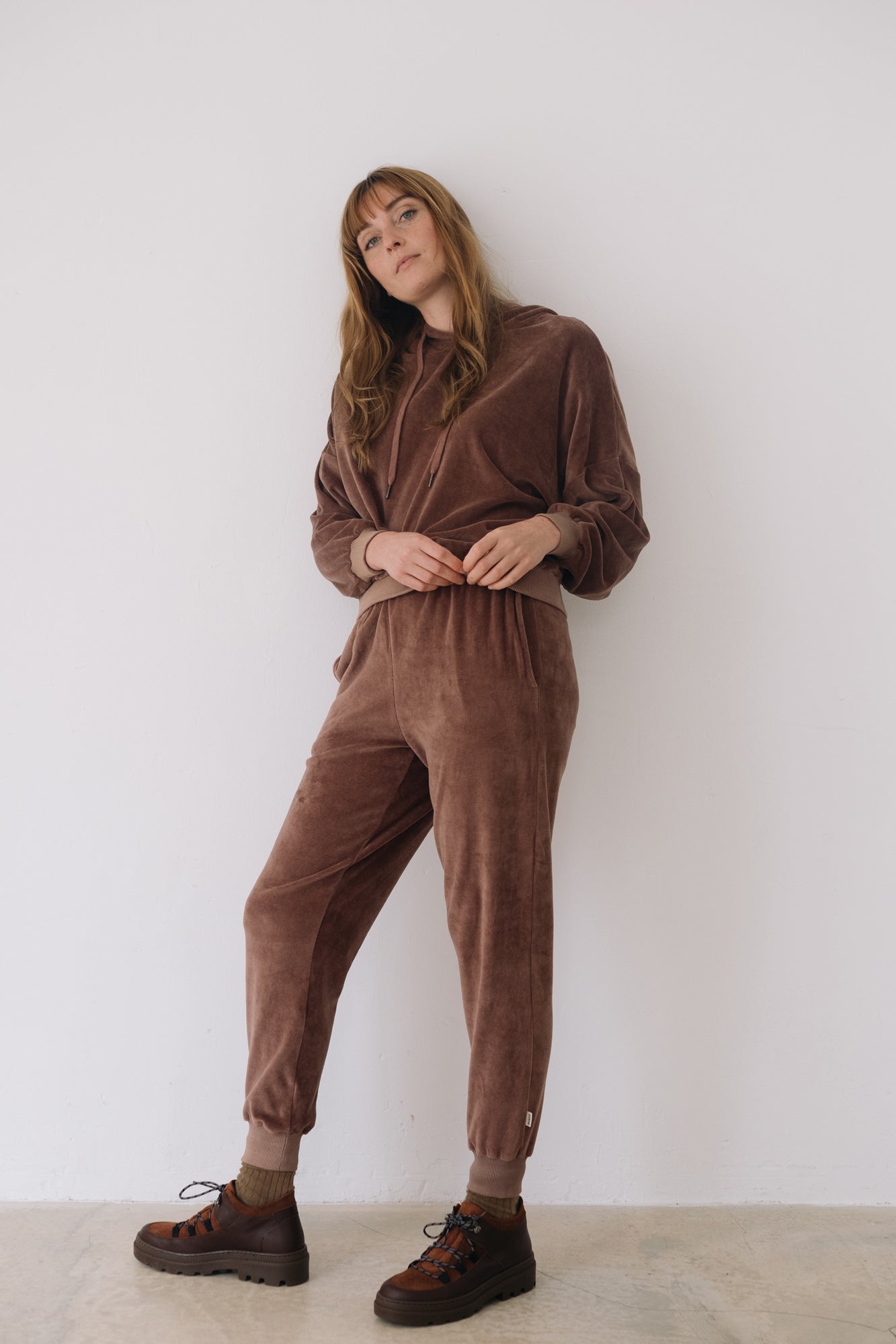 Organic Velvet Jogger in Mauve - Imagen 2