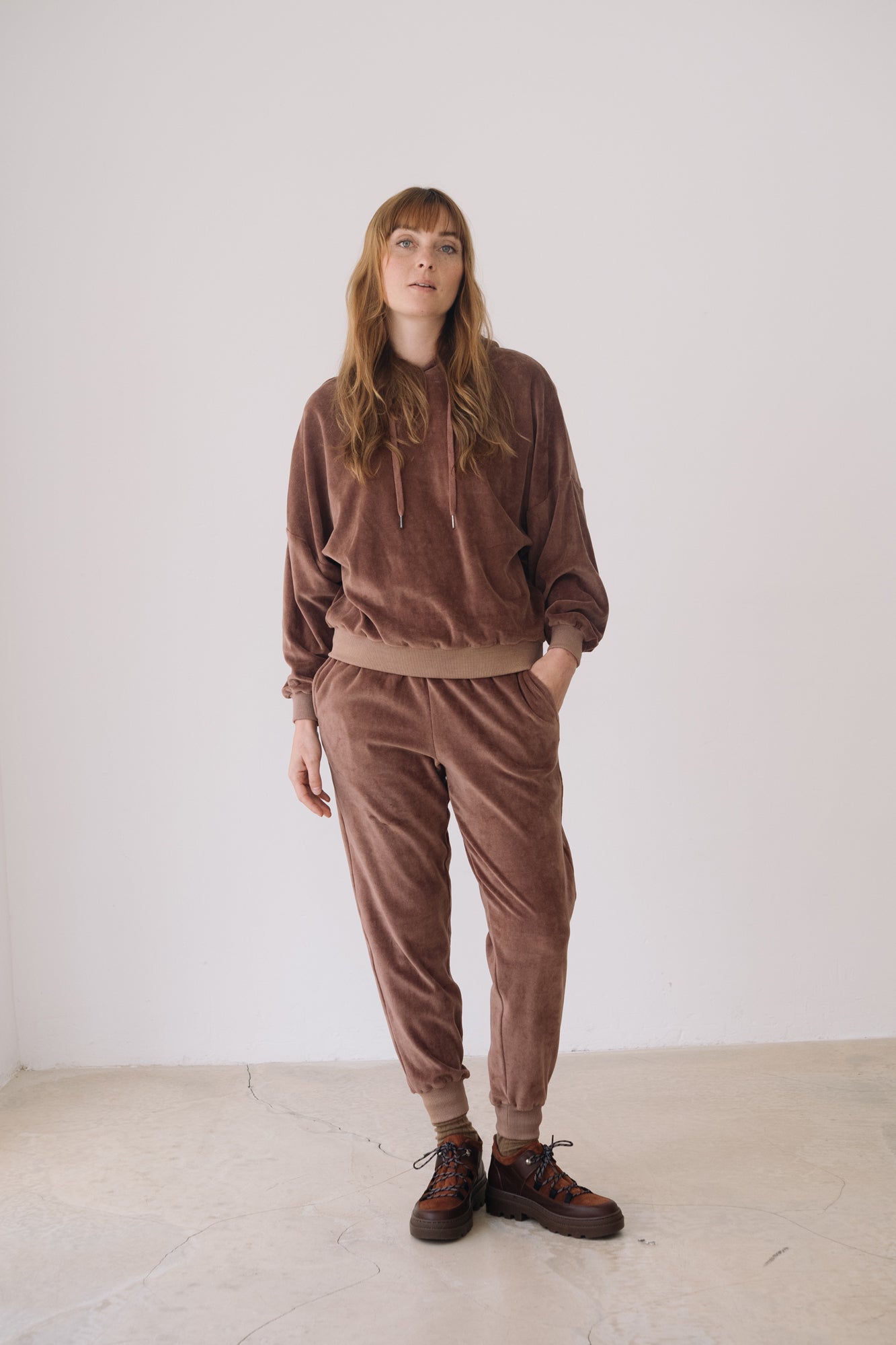 Organic Velvet Jogger in Mauve - Imagen 9