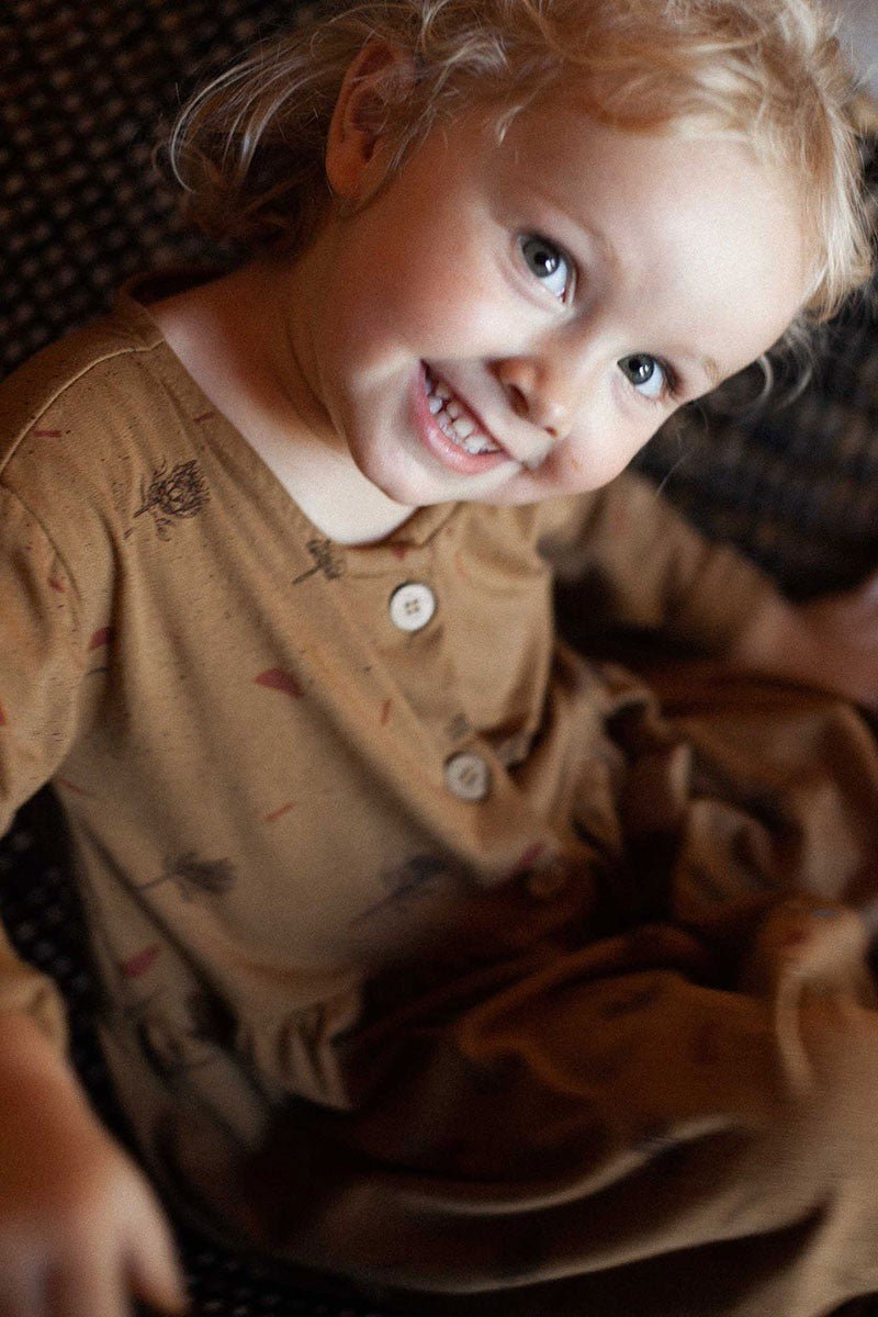 Sabrina oversize dress with dropped shoulders in mustard - Imagen 3