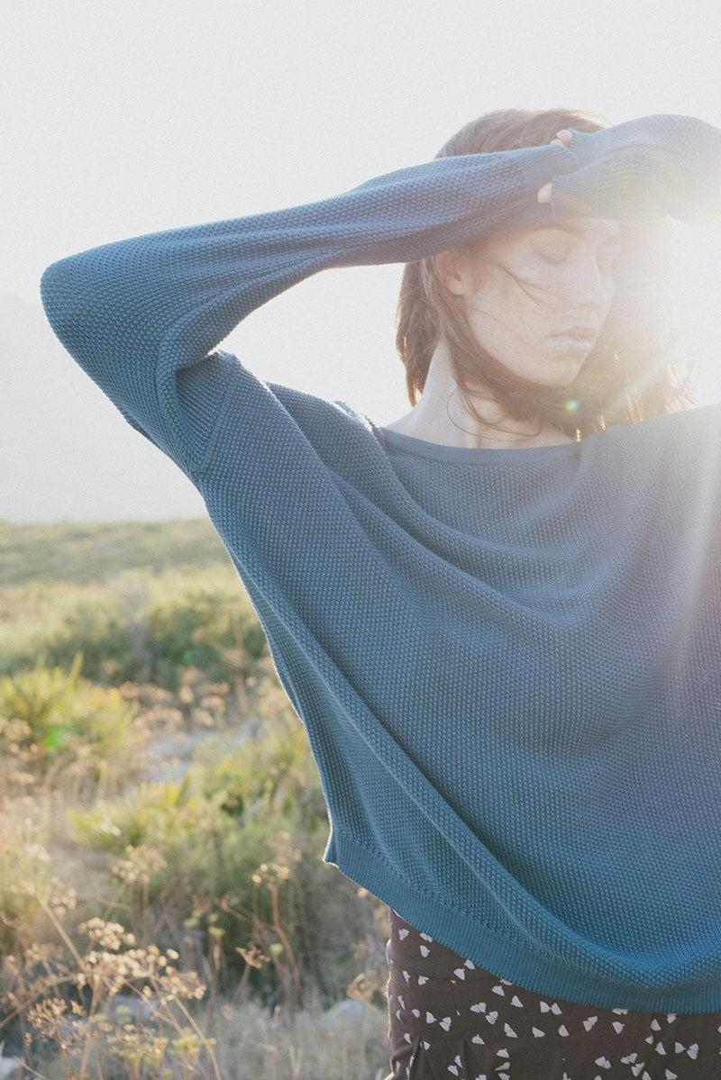 Suri knitted long jumper in blue