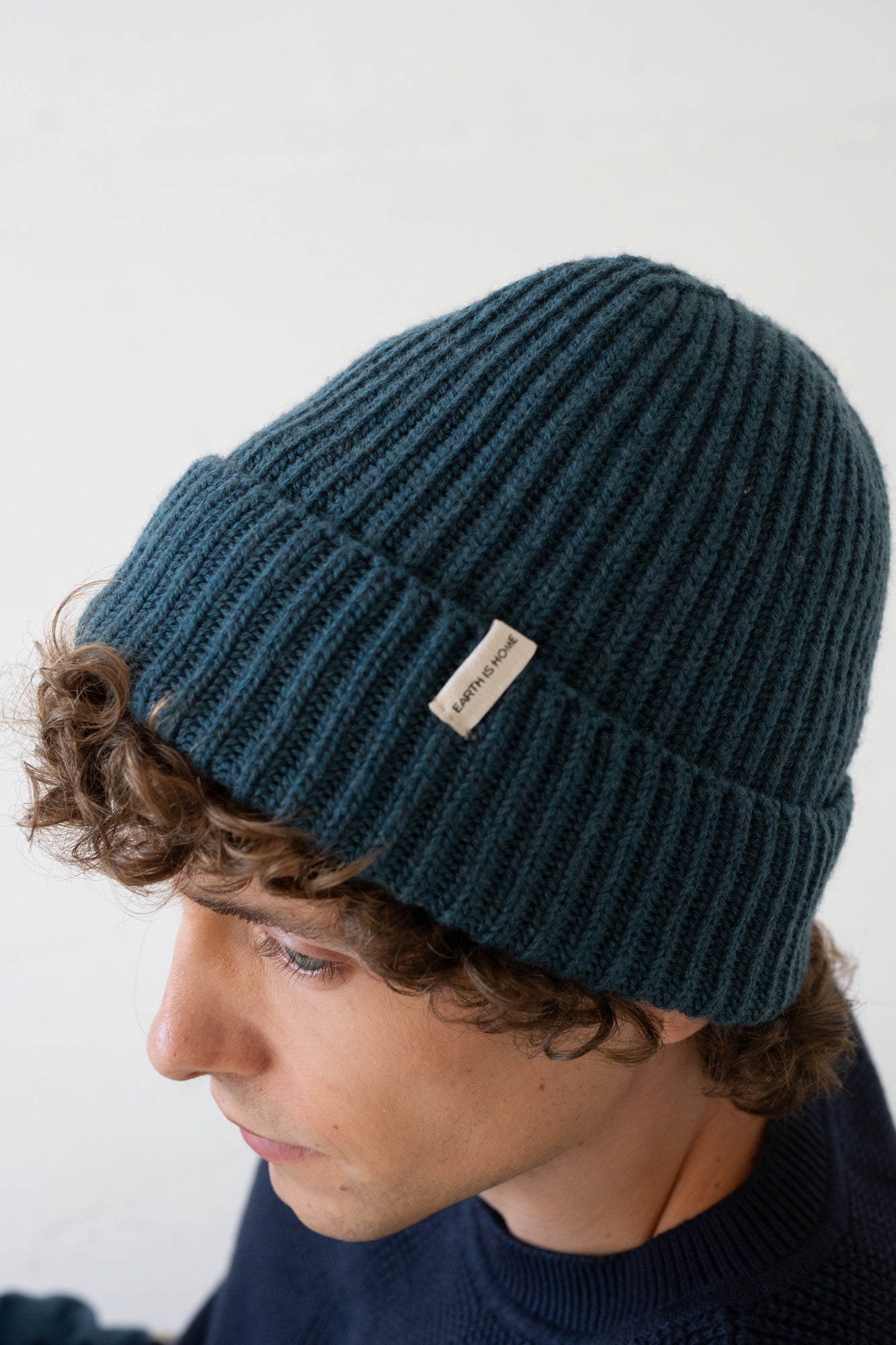 Tao chunky wool beanie in blue - Imagen 5