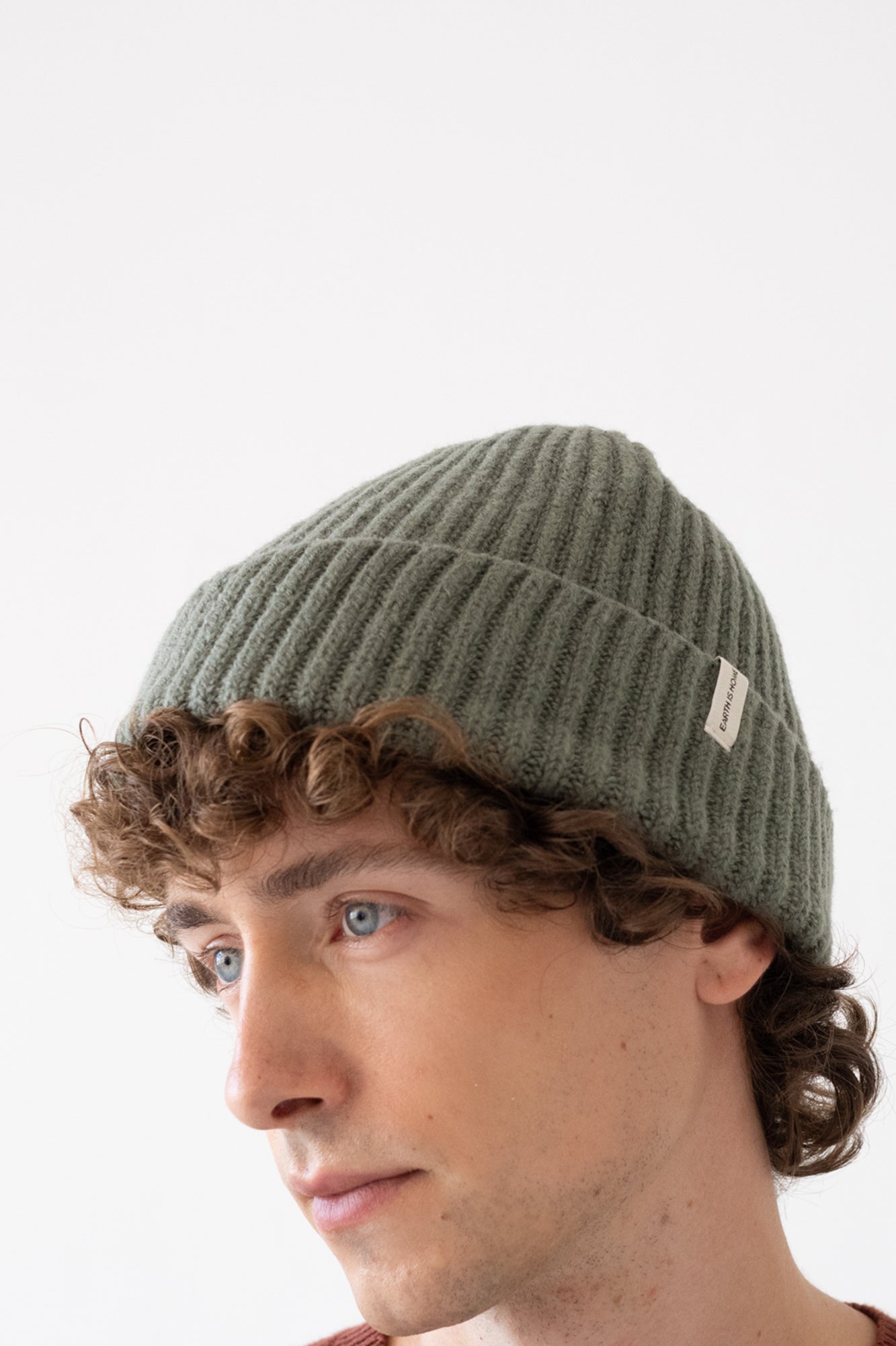 Tao chunky wool beanie in green - Imagen 3