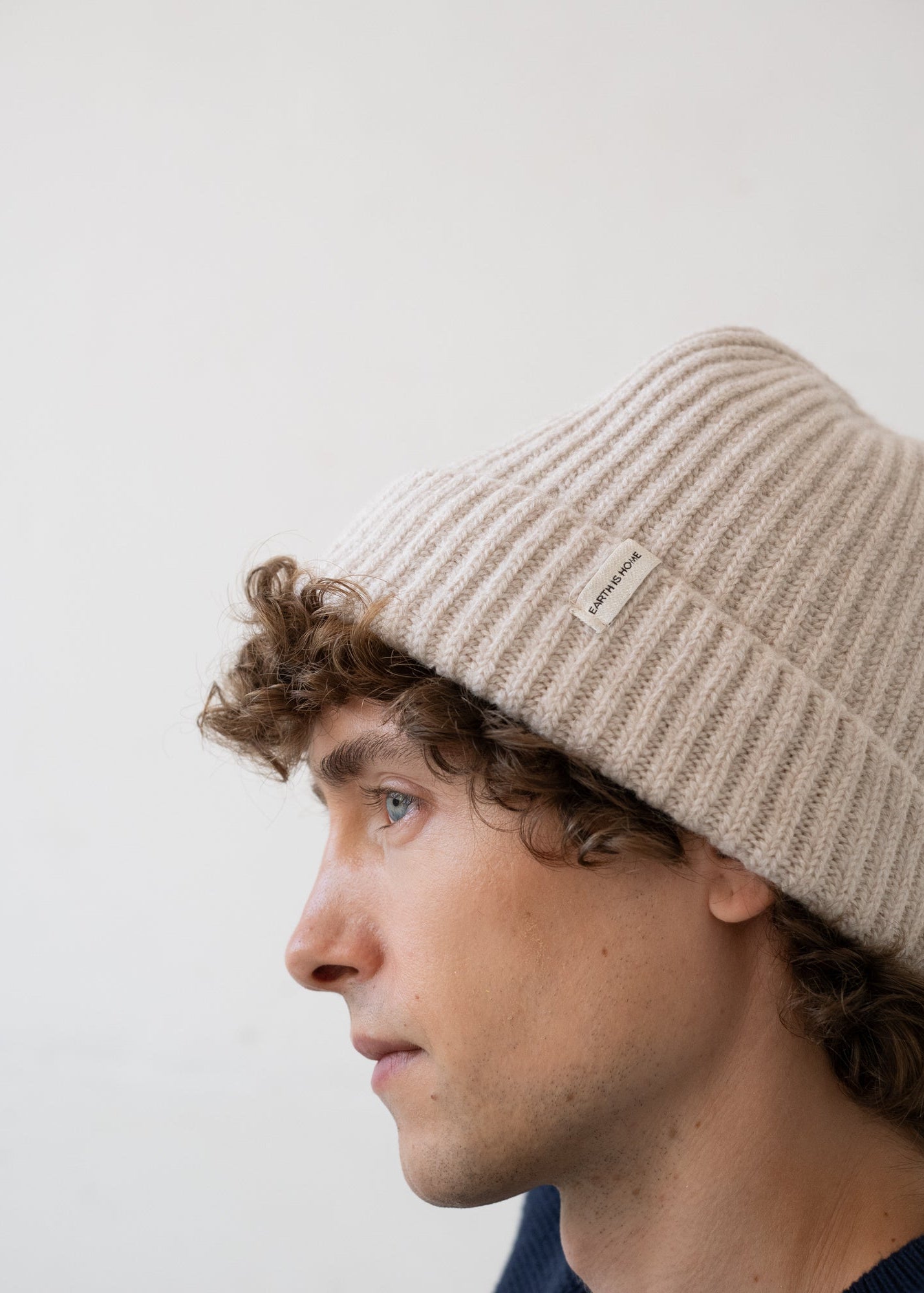 Tao chunky wool beanie in white - Imagen 4