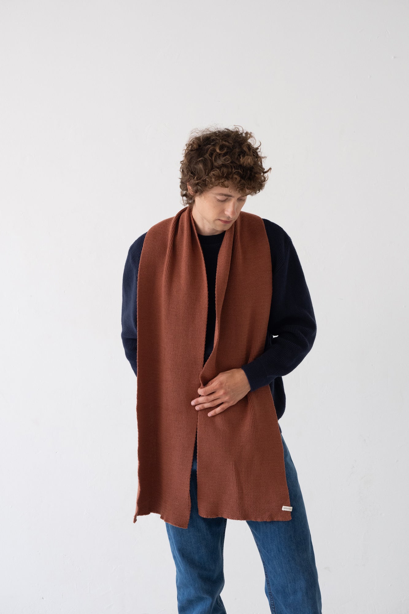 Tayo chunky wool scarf in red - Imagen 4