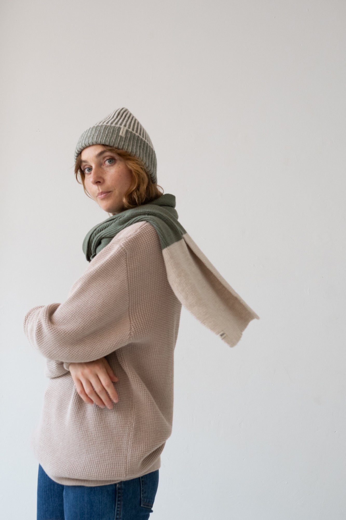 Tayo chunky wool scarf in two-tone green - Imagen 6