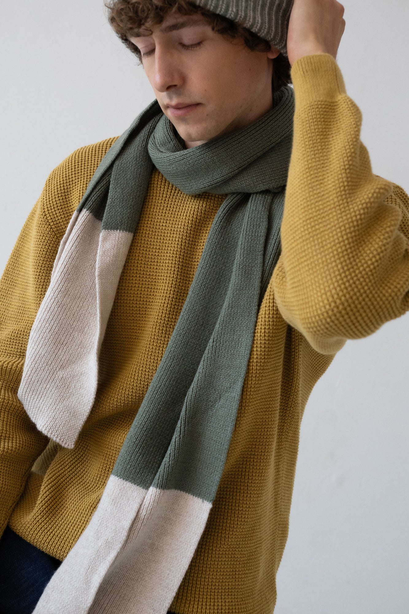 Tayo chunky wool scarf in two-tone green - Imagen 2
