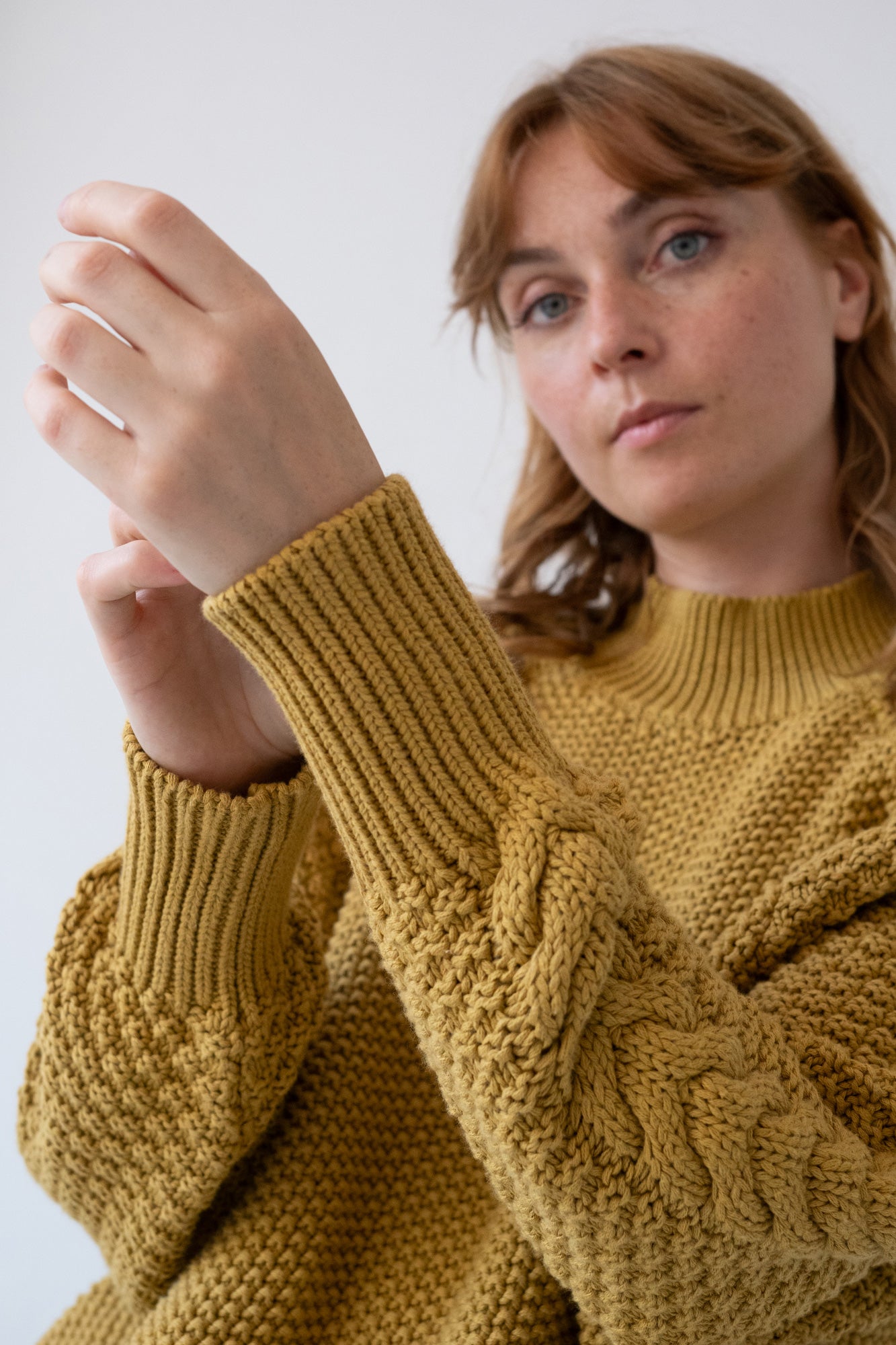 Turner Sweater Organic Cotton in Mustard - Imagen 3