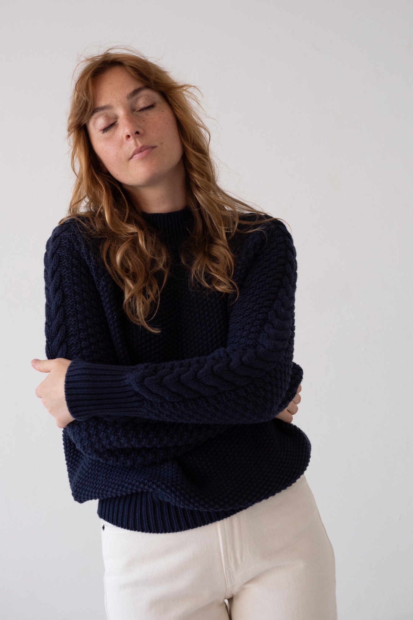 Turner Sweater Organic Cotton in Navy Blue - Imagen 6
