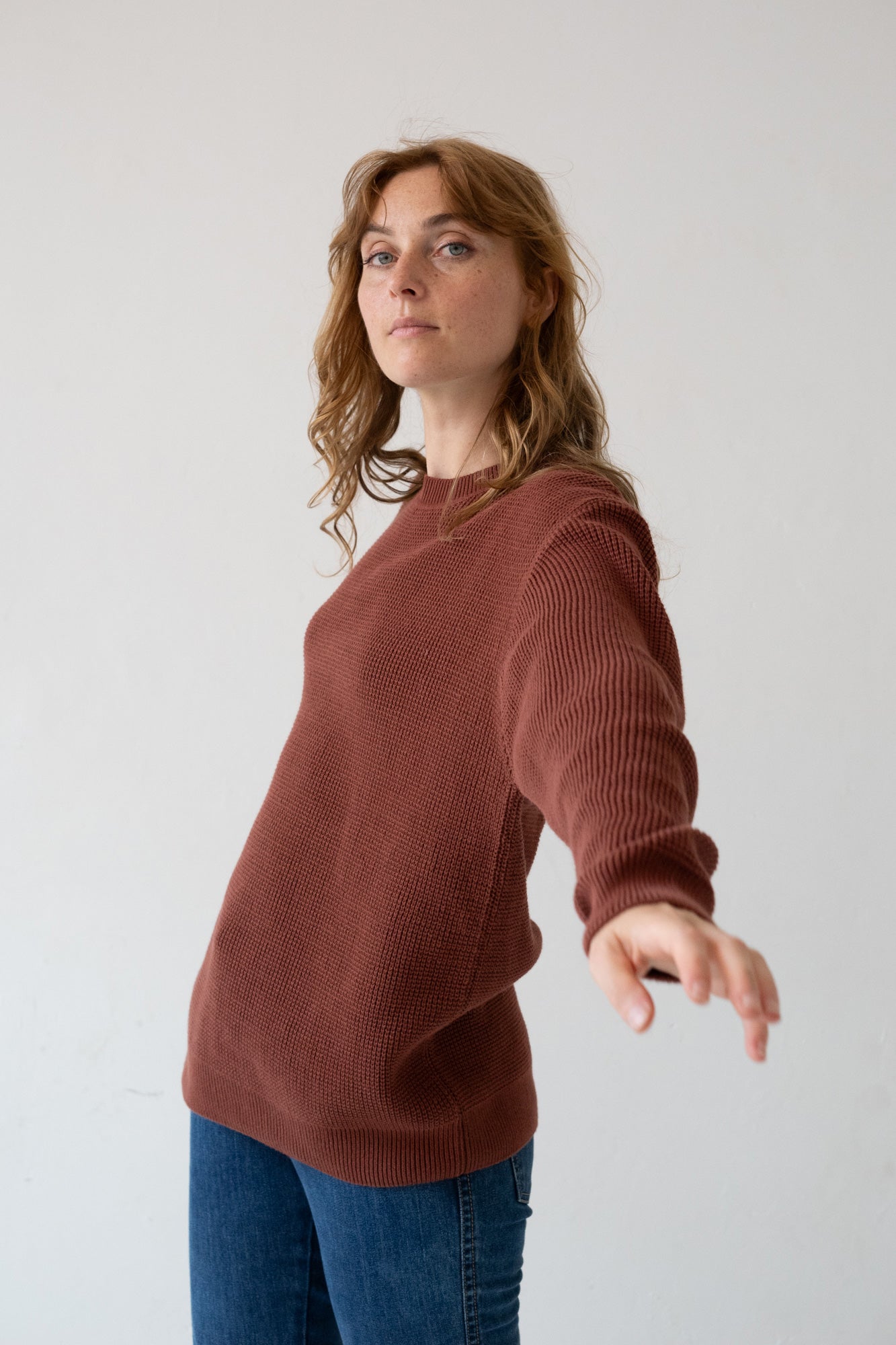 Unisex Tam Sweater Organic Cotton in Garnet Rosella