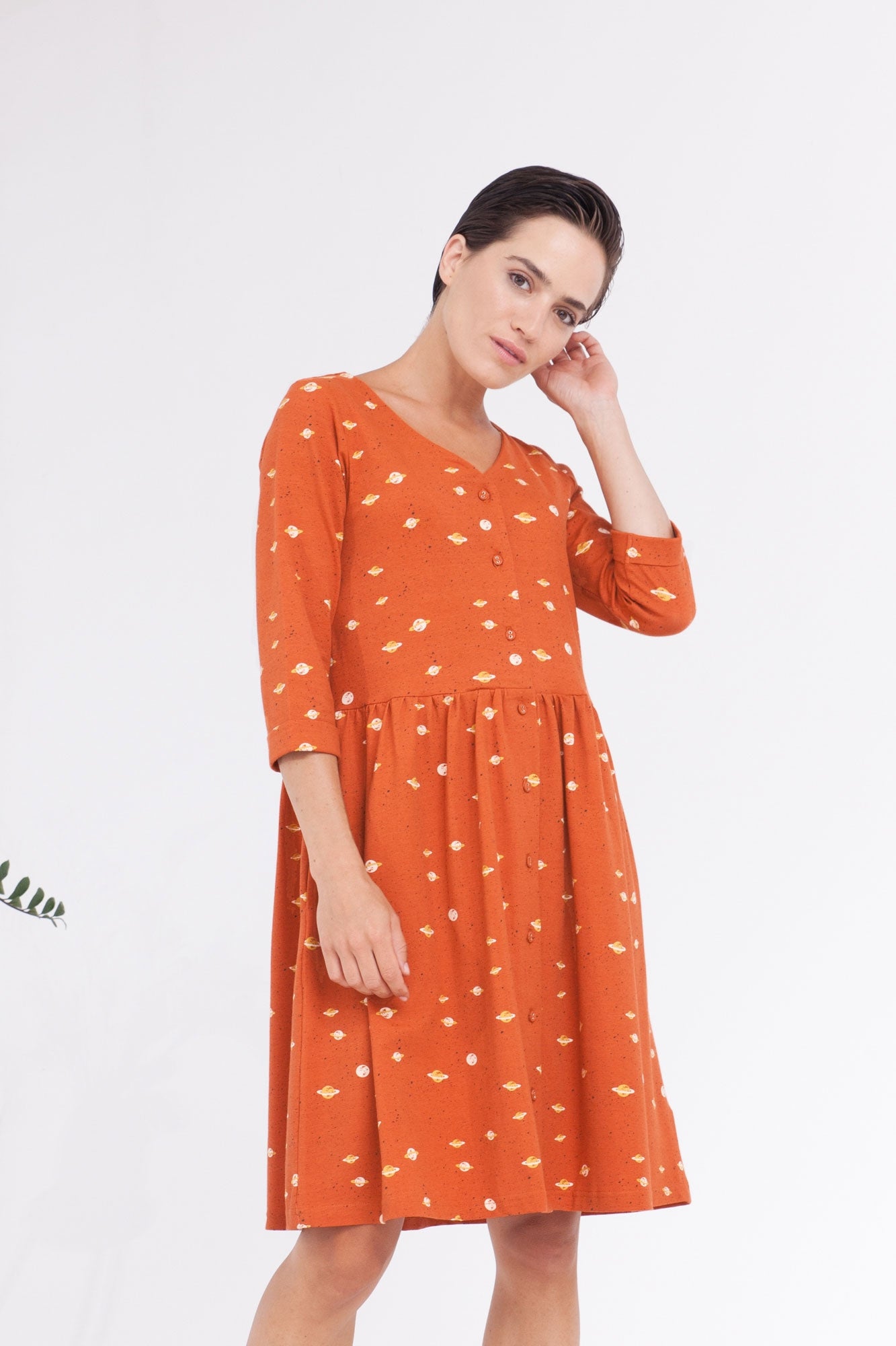 Vestido Caroline OVERSIZE terracota estampado Saturno.